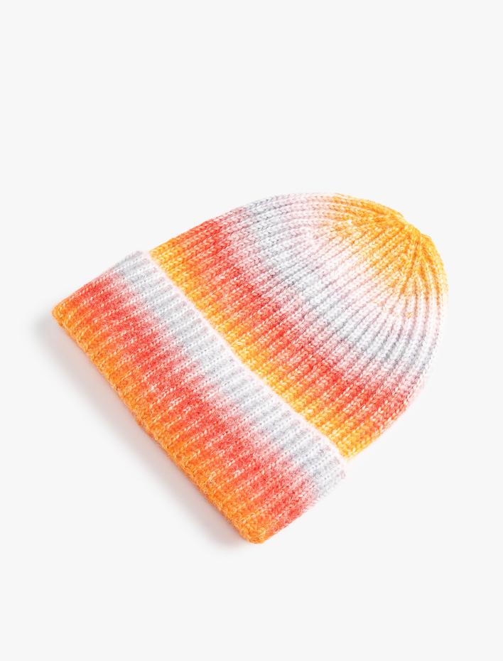 Kadın Lastikli Örgü Bere Kenarları Katlı