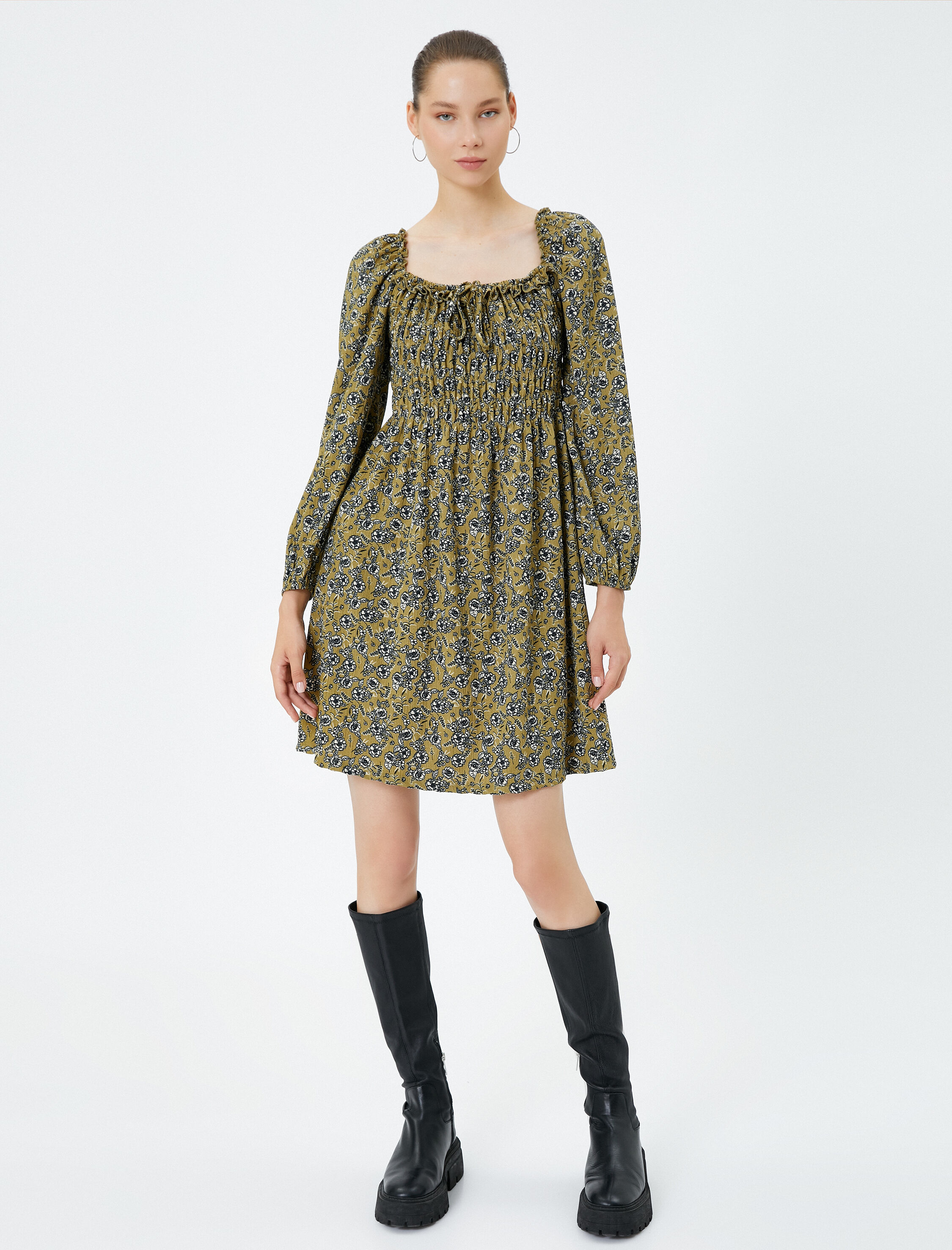   Çiçekli Mini Kışlık Elbise Kare Yaka Uzun Kollu Gipe Detaylı Bürümcük