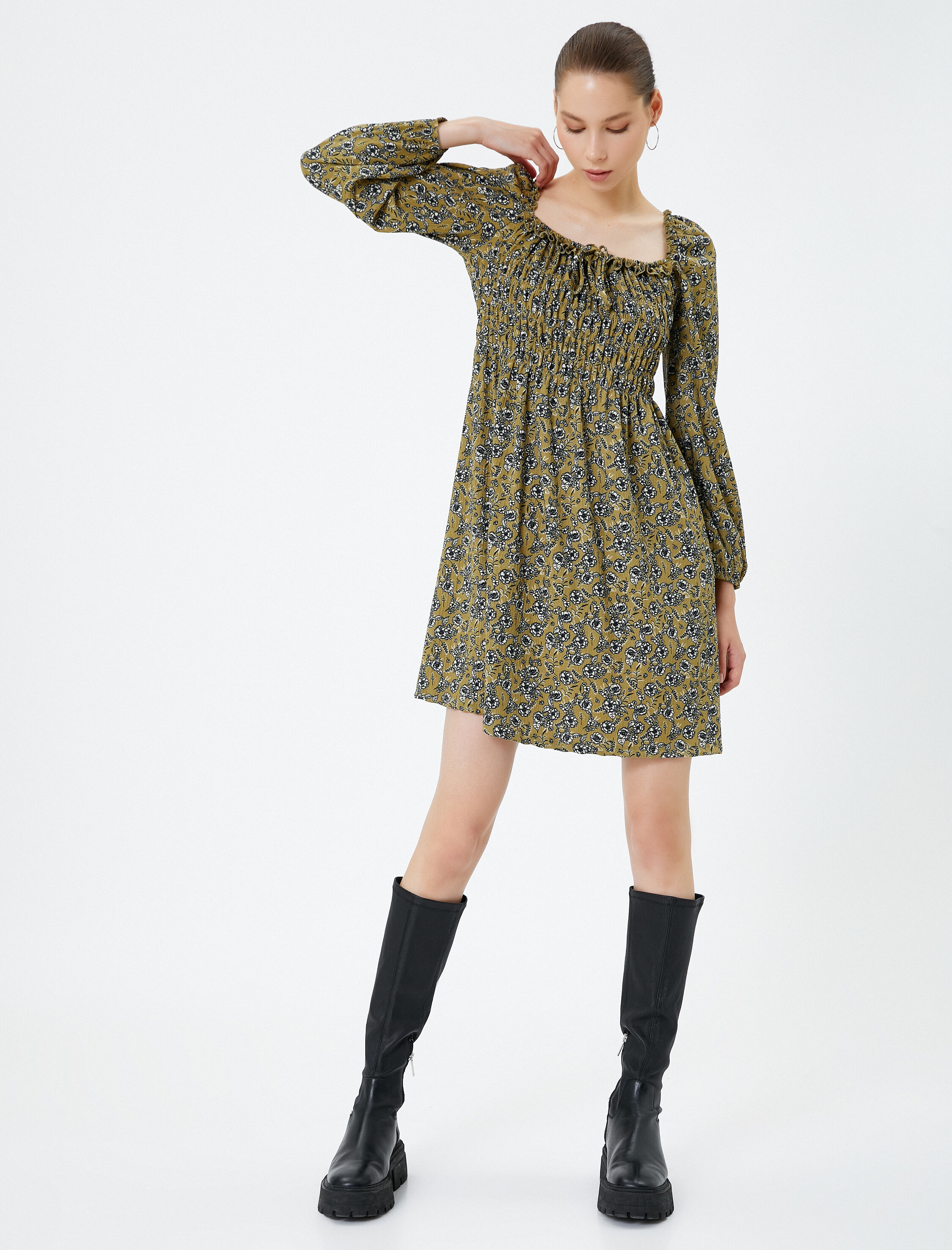   Çiçekli Mini Kışlık Elbise Kare Yaka Uzun Kollu Gipe Detaylı Bürümcük