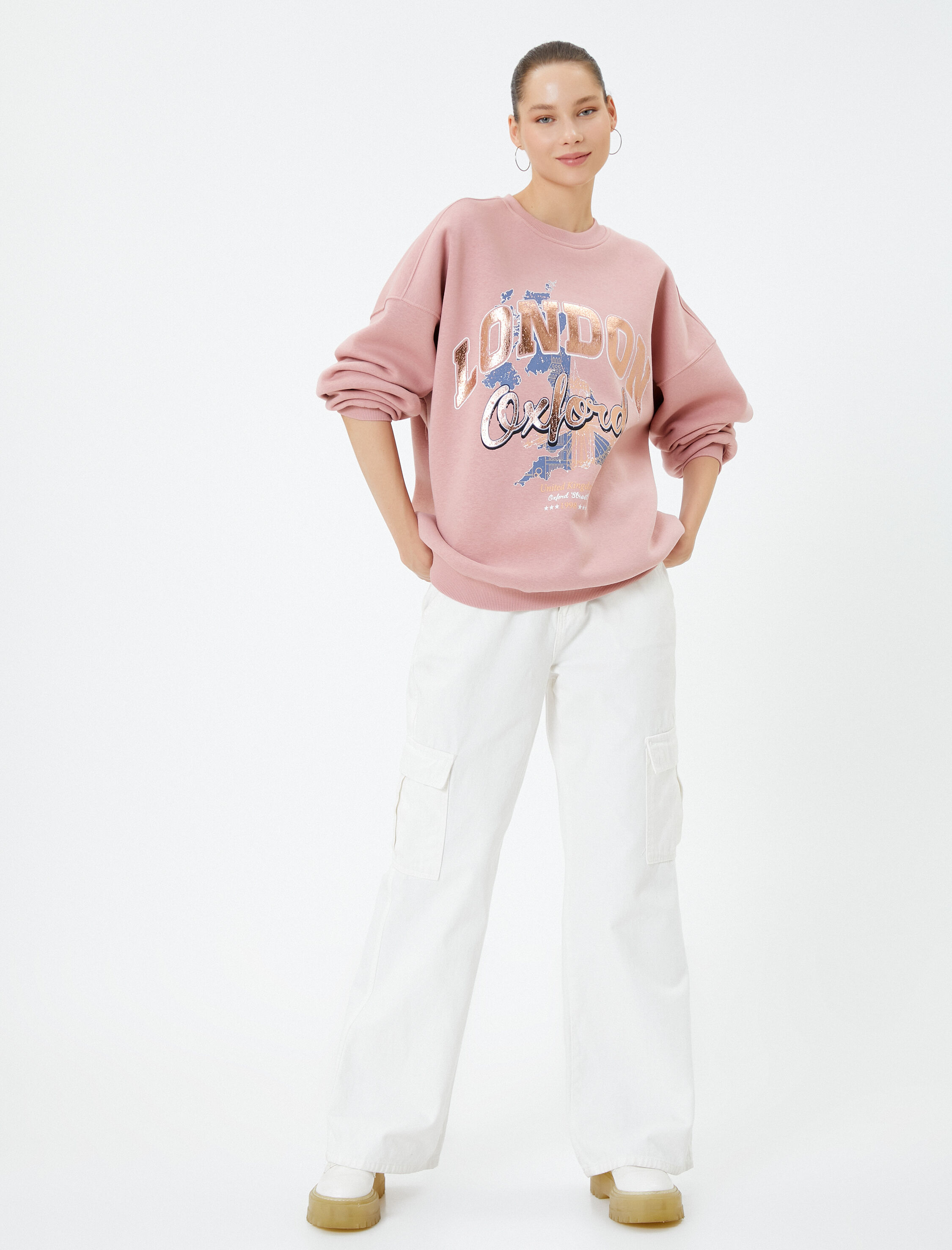   Kolej Sweatshirt Şardonlu Rahat Kalıp Uzun Parıltılı Baskılı Pamuklu