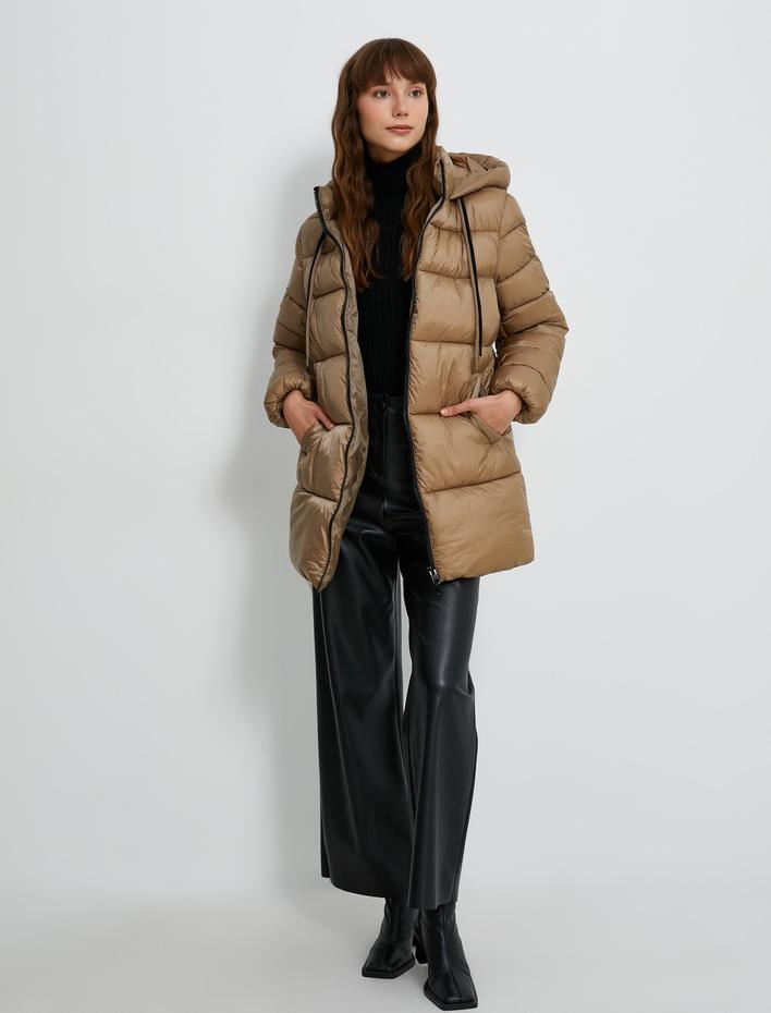  Şişme Mont Kapüşonlu Fermuarlı Cep Detaylı