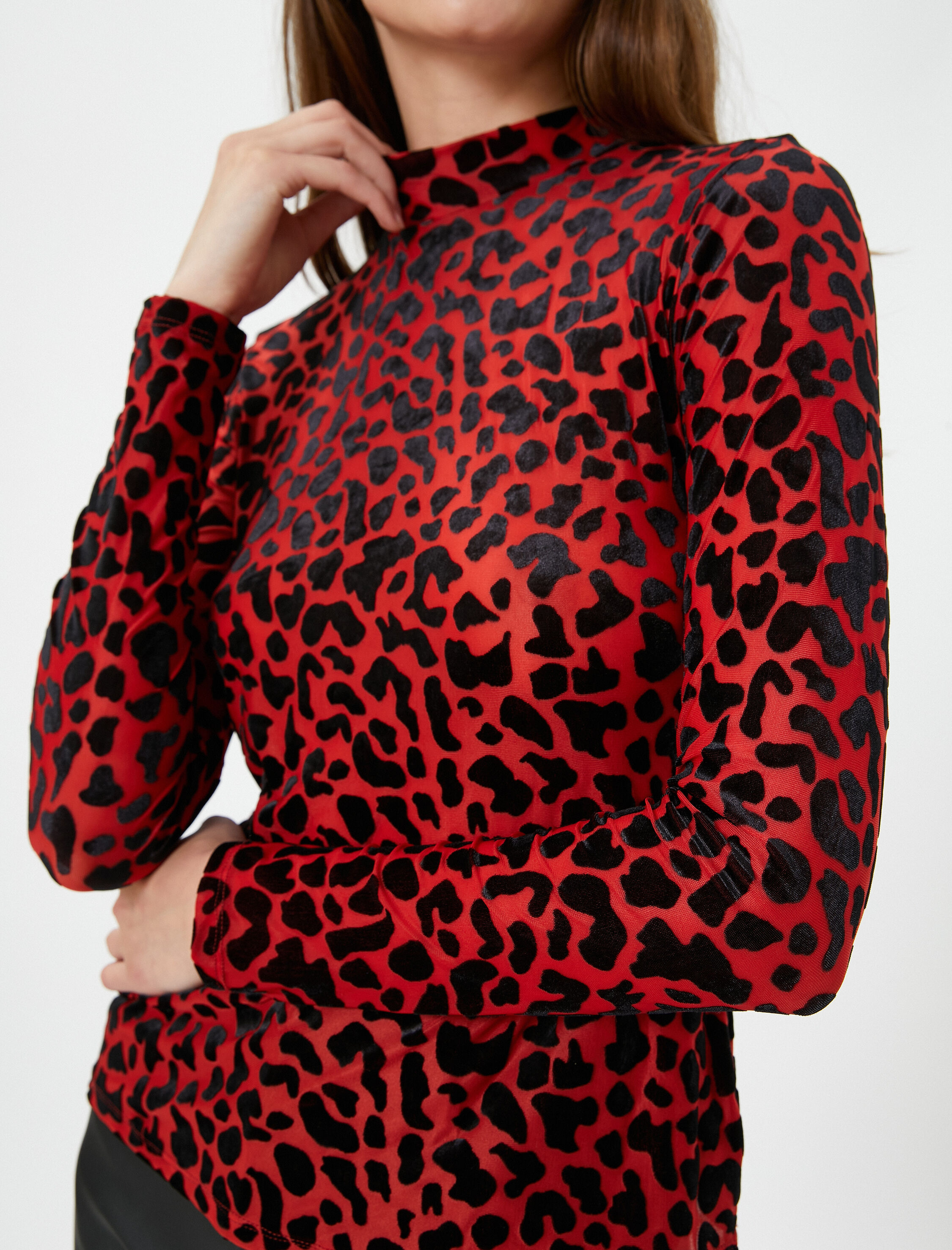   Uzun Kollu Tişört Dik Yaka Leopar Dokulu