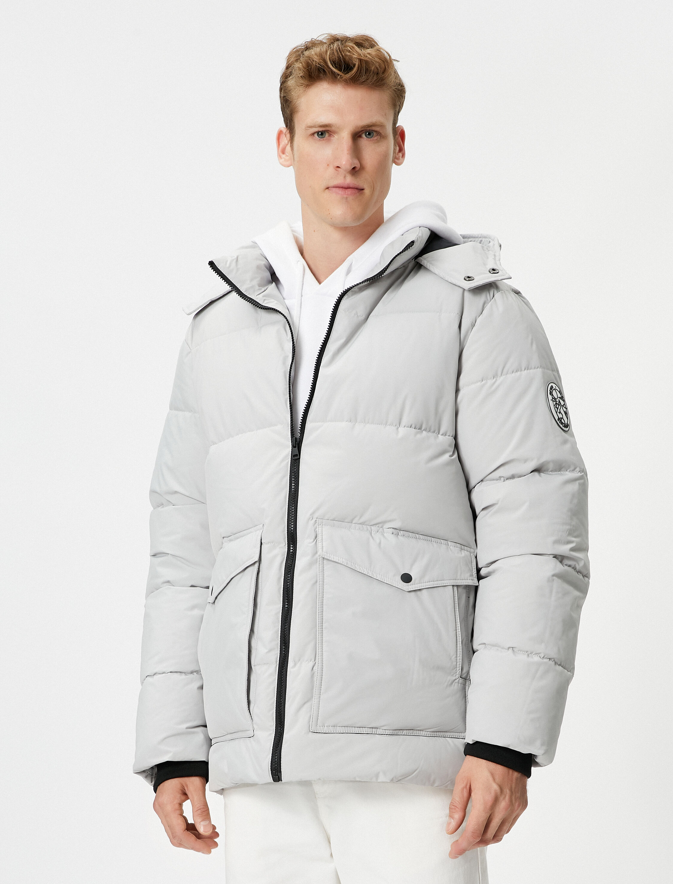   Şişme Mont Kapşonlu Baskı Detaylı Çift Cepli Fermuarlı