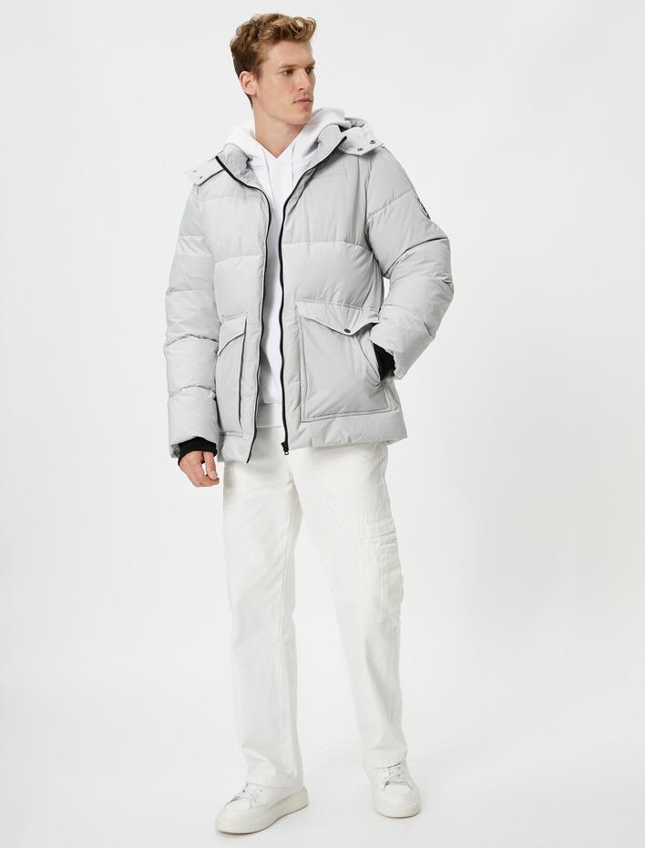  Şişme Mont Kapşonlu Baskı Detaylı Çift Cepli Fermuarlı