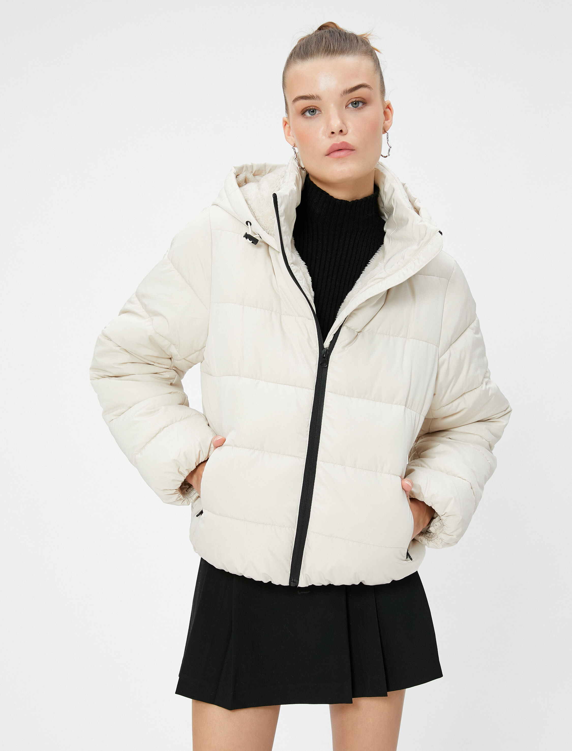   Şişme Mont Kapitone Kapüşonlu Fermuarlı Dik Yaka Cepli