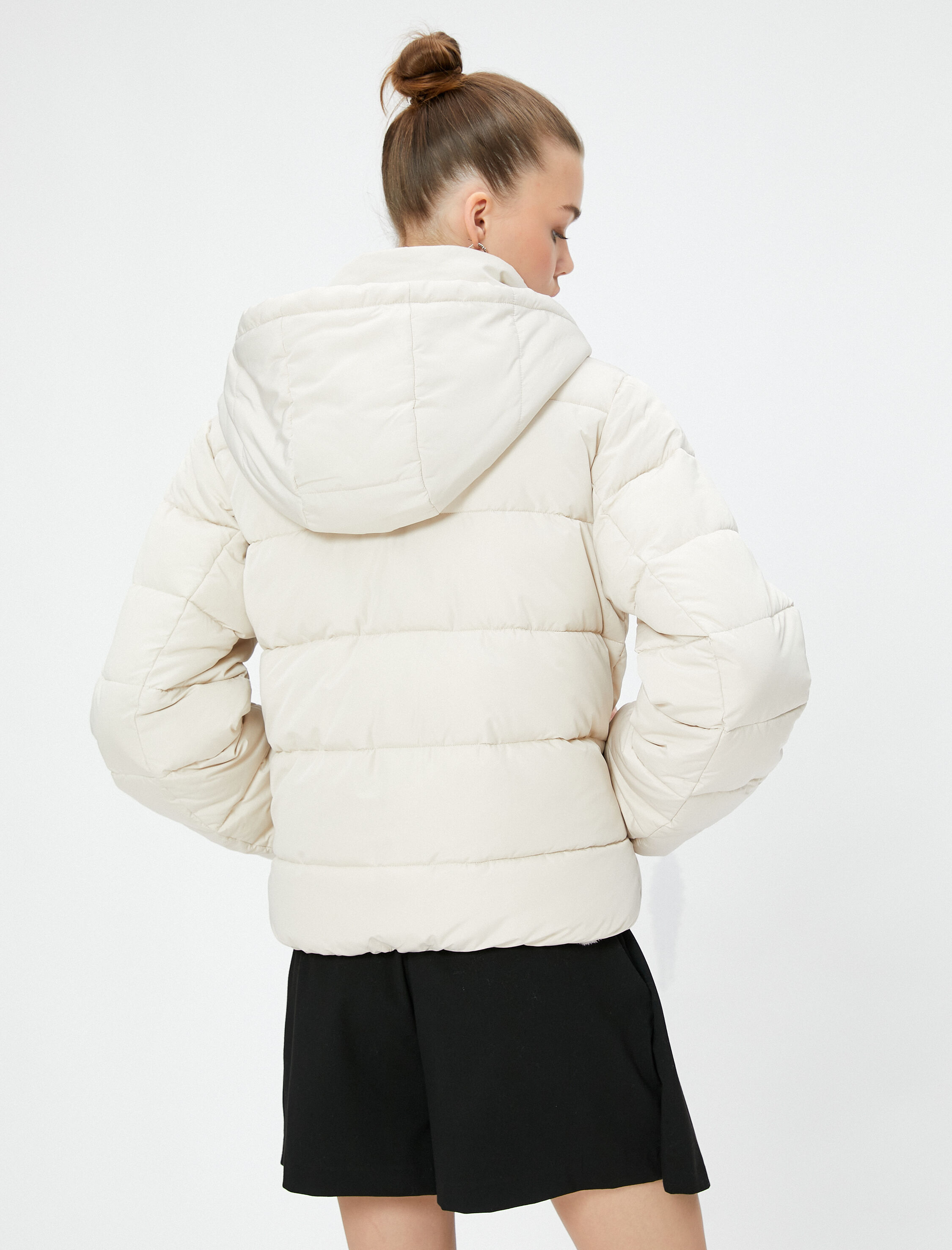   Şişme Mont Kapitone Kapüşonlu Fermuarlı Dik Yaka Cepli