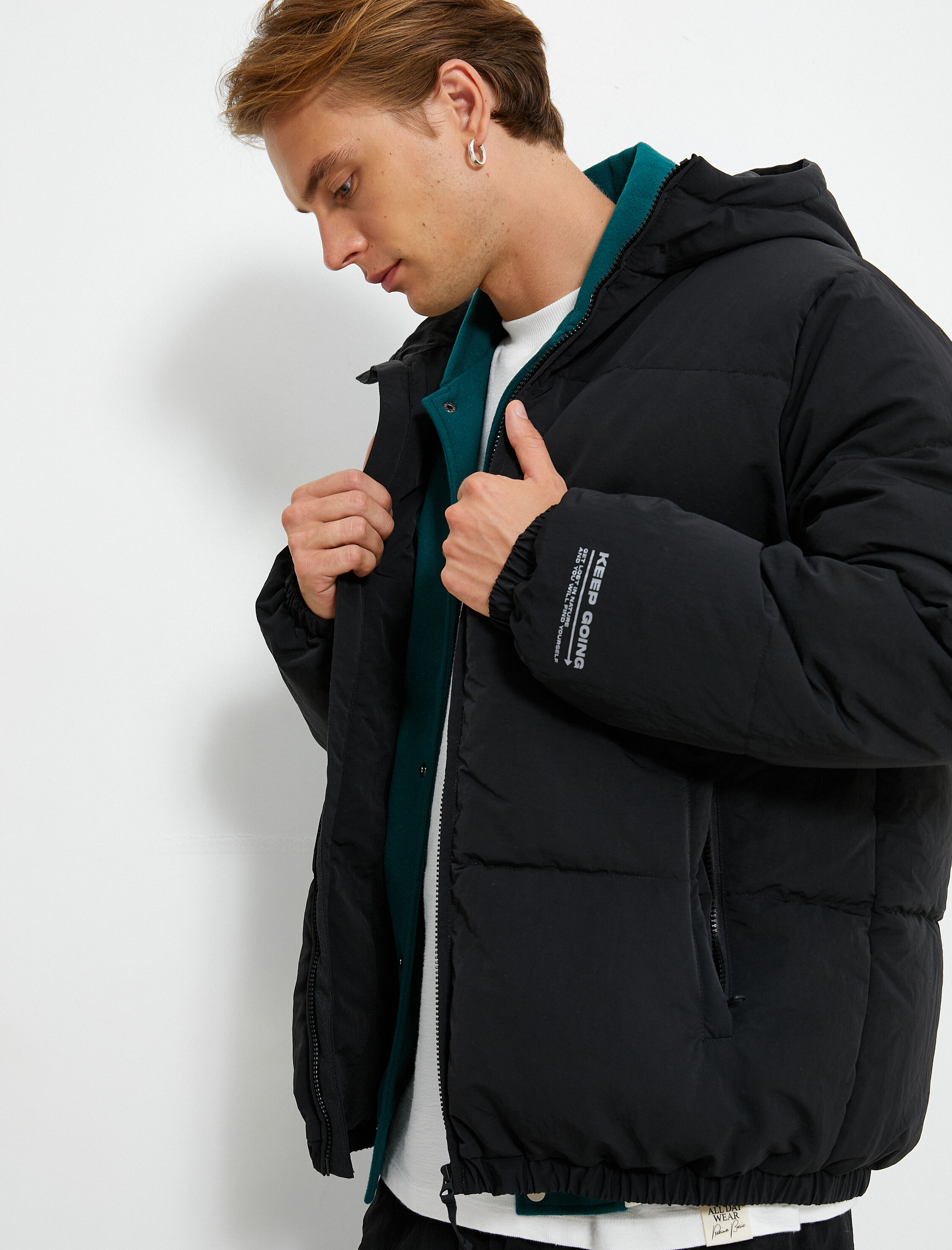   Şişme Mont Kapşonlu Cep Detaylı Fermuarlı