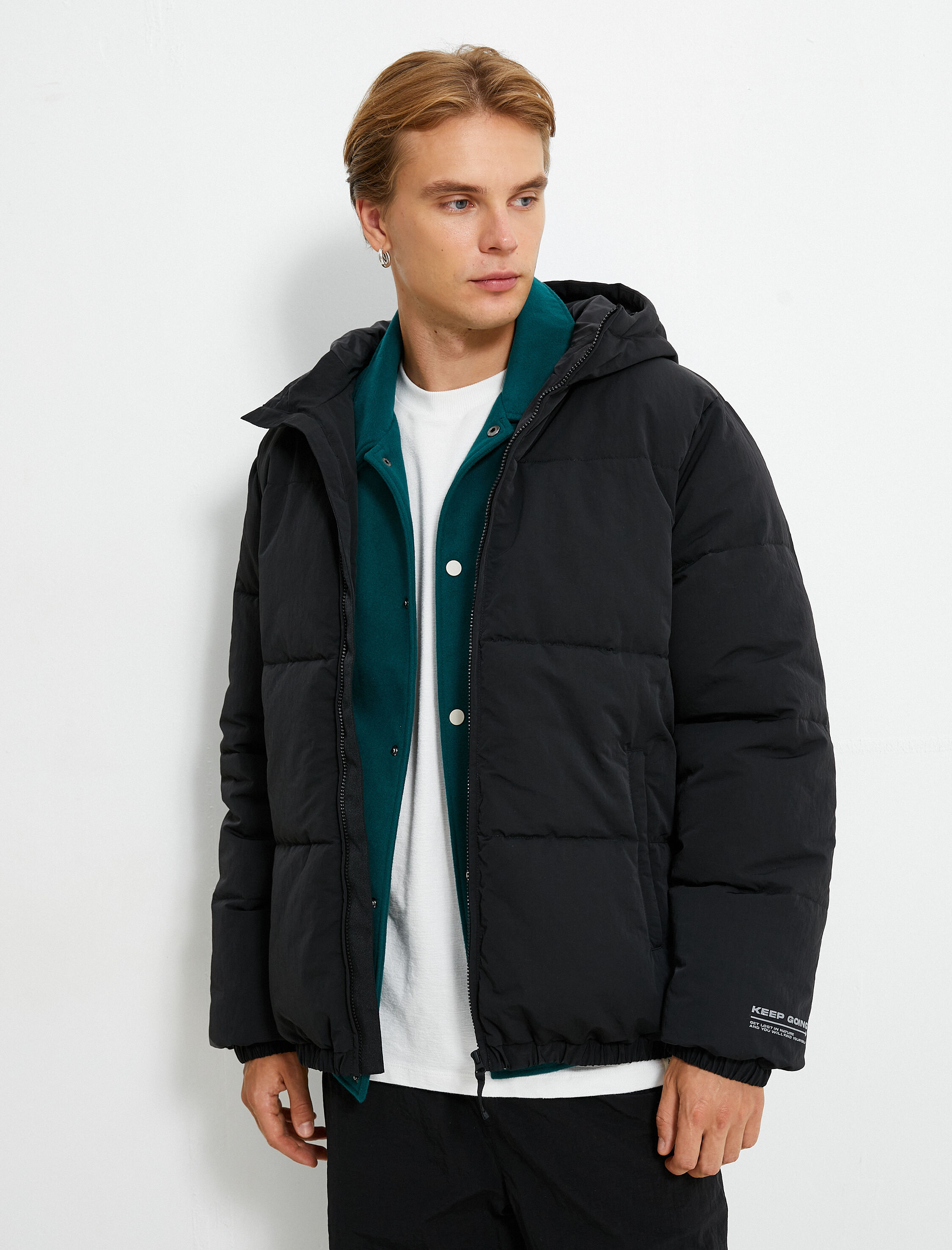   Şişme Mont Kapşonlu Cep Detaylı Fermuarlı