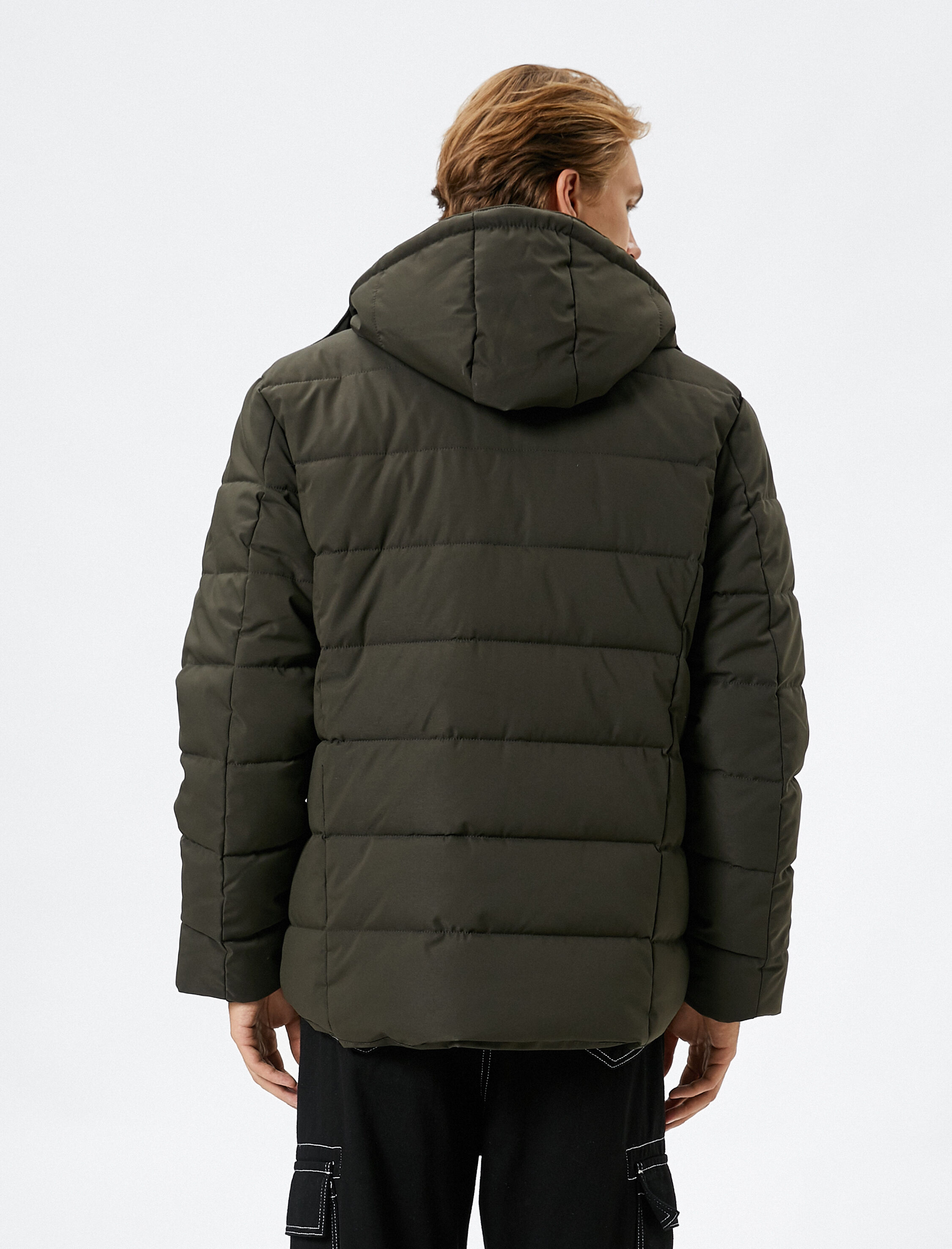   Şişme Mont Kapşonlu Fermuarlı Cep Detaylı