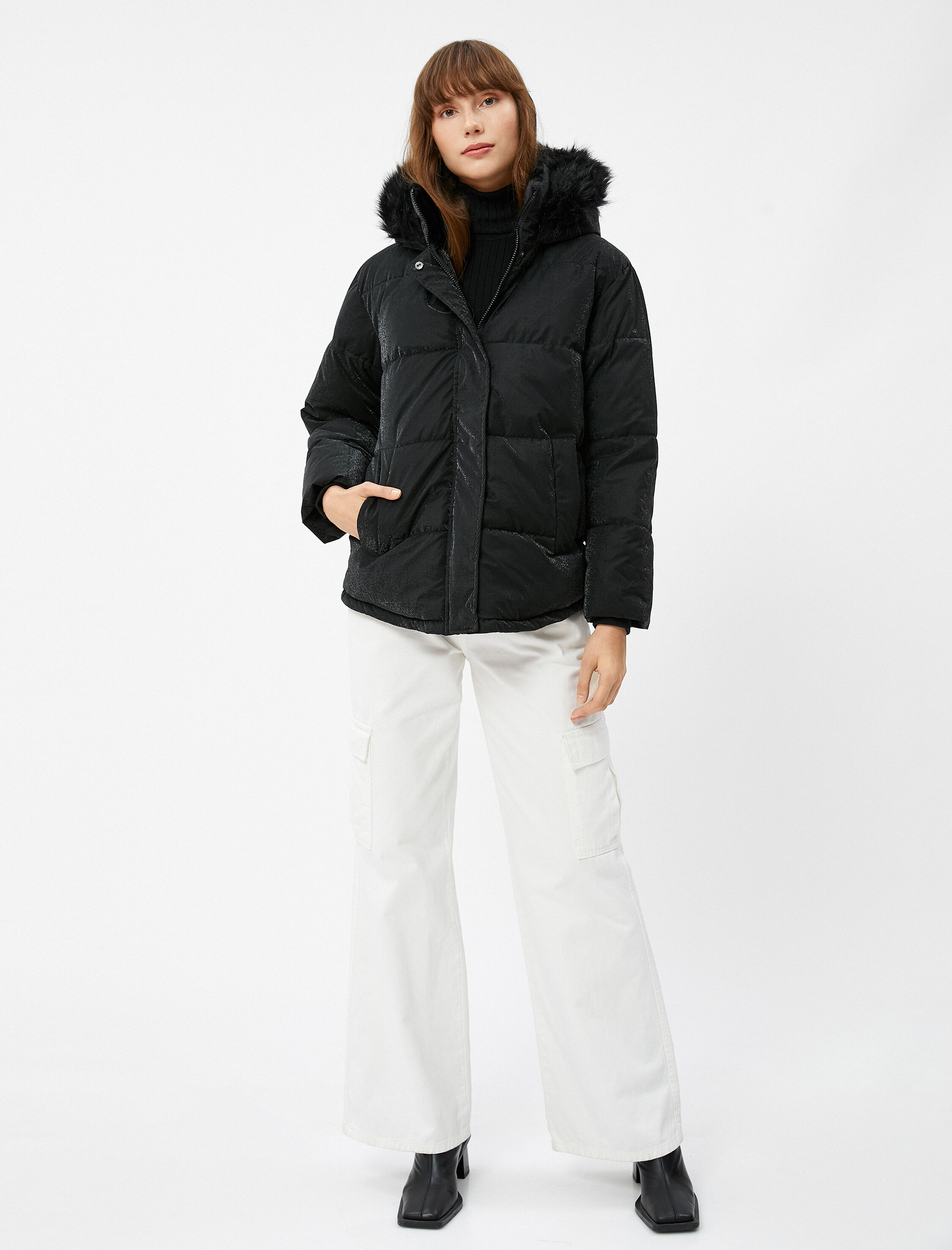   Şişme Mont Kapüşonlu Suni Kürk Detaylı Fermuarlı Cepli