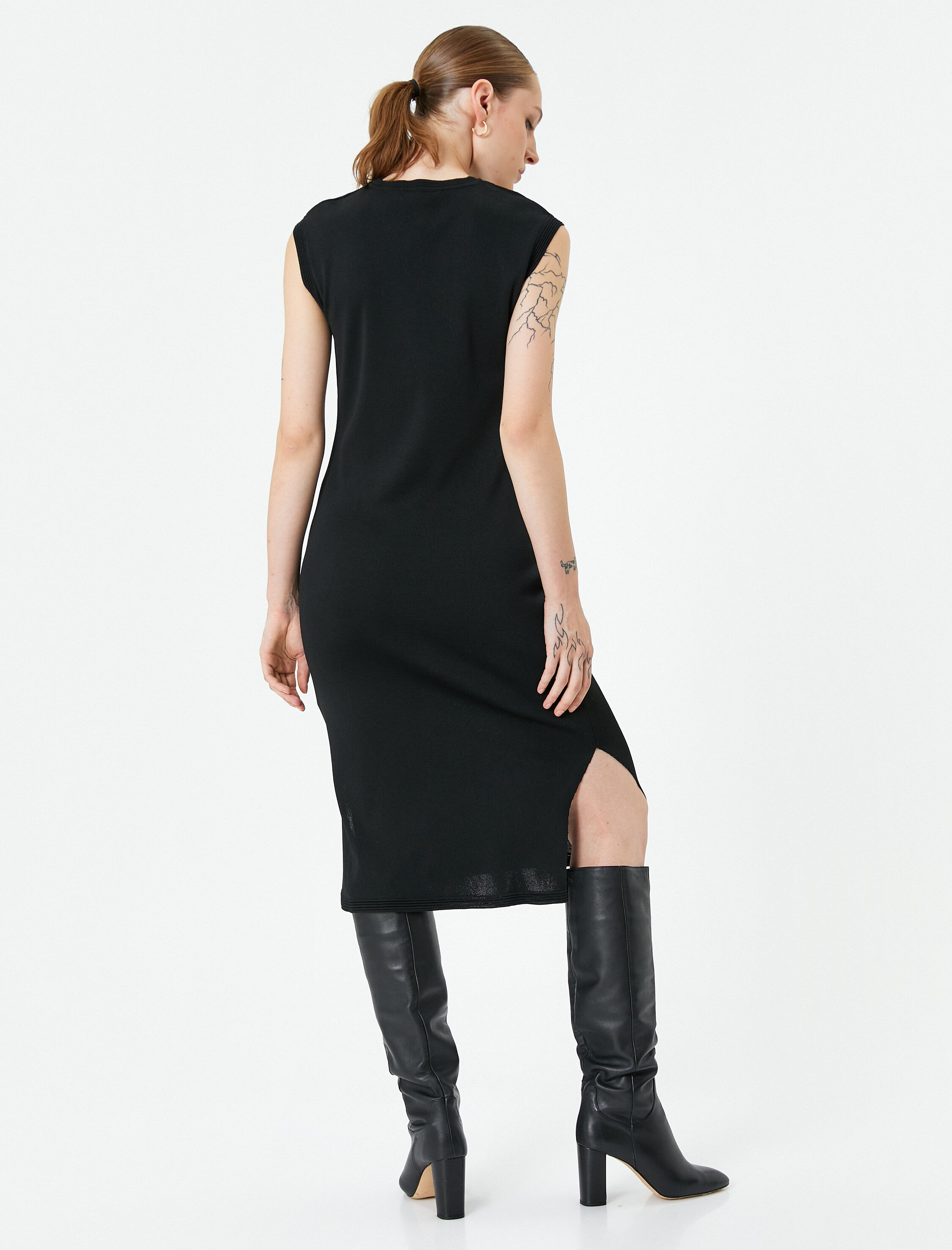   Midi Triko Elbise Kısa Kollu Bisiklet Yaka Yırtmaç Detaylı