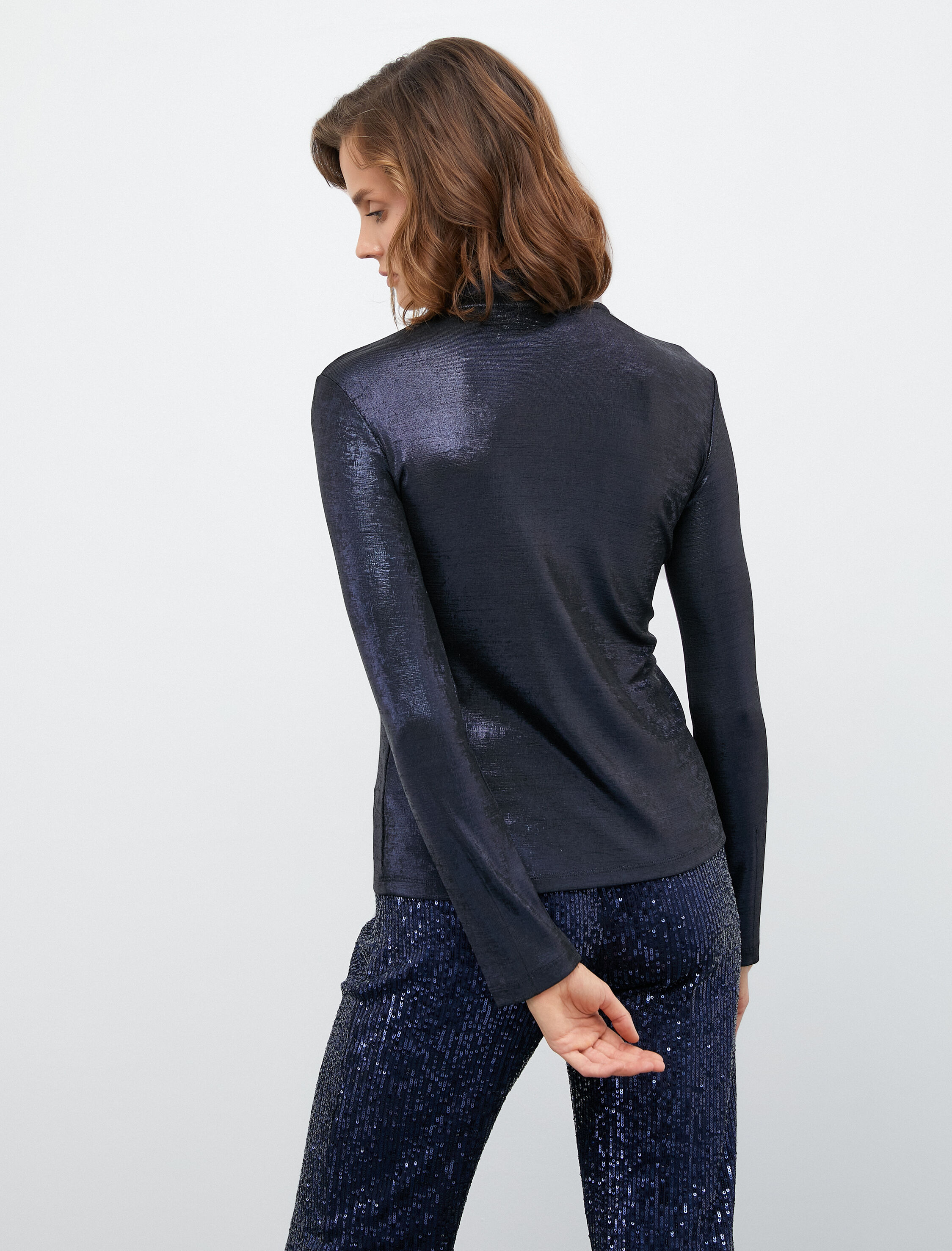   Melis Ağazat X Koton - Jakarlı Dik Yaka Tişört