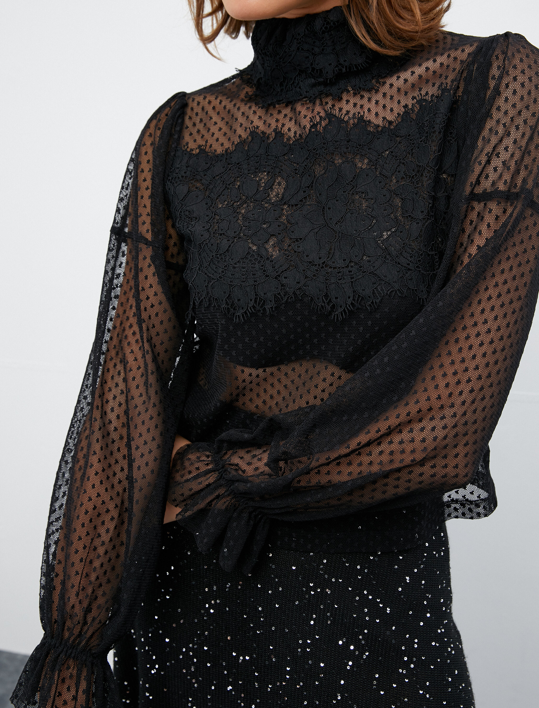   Melis Ağazat X Koton - Dik Yaka Dantelli Transparan Bluz