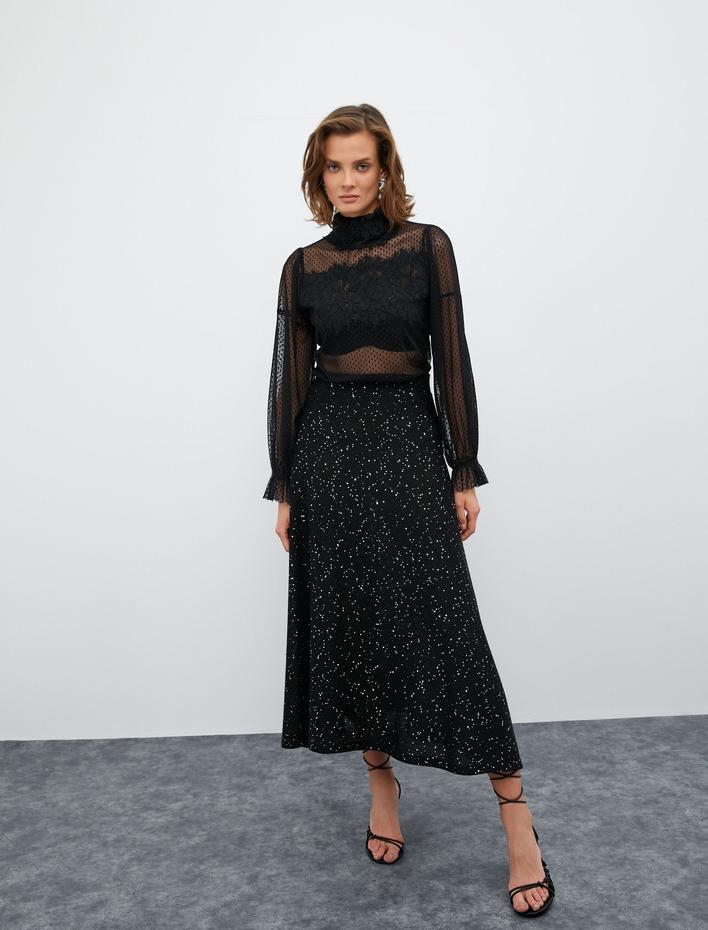  Melis Ağazat X Koton - Dik Yaka Dantelli Transparan Bluz