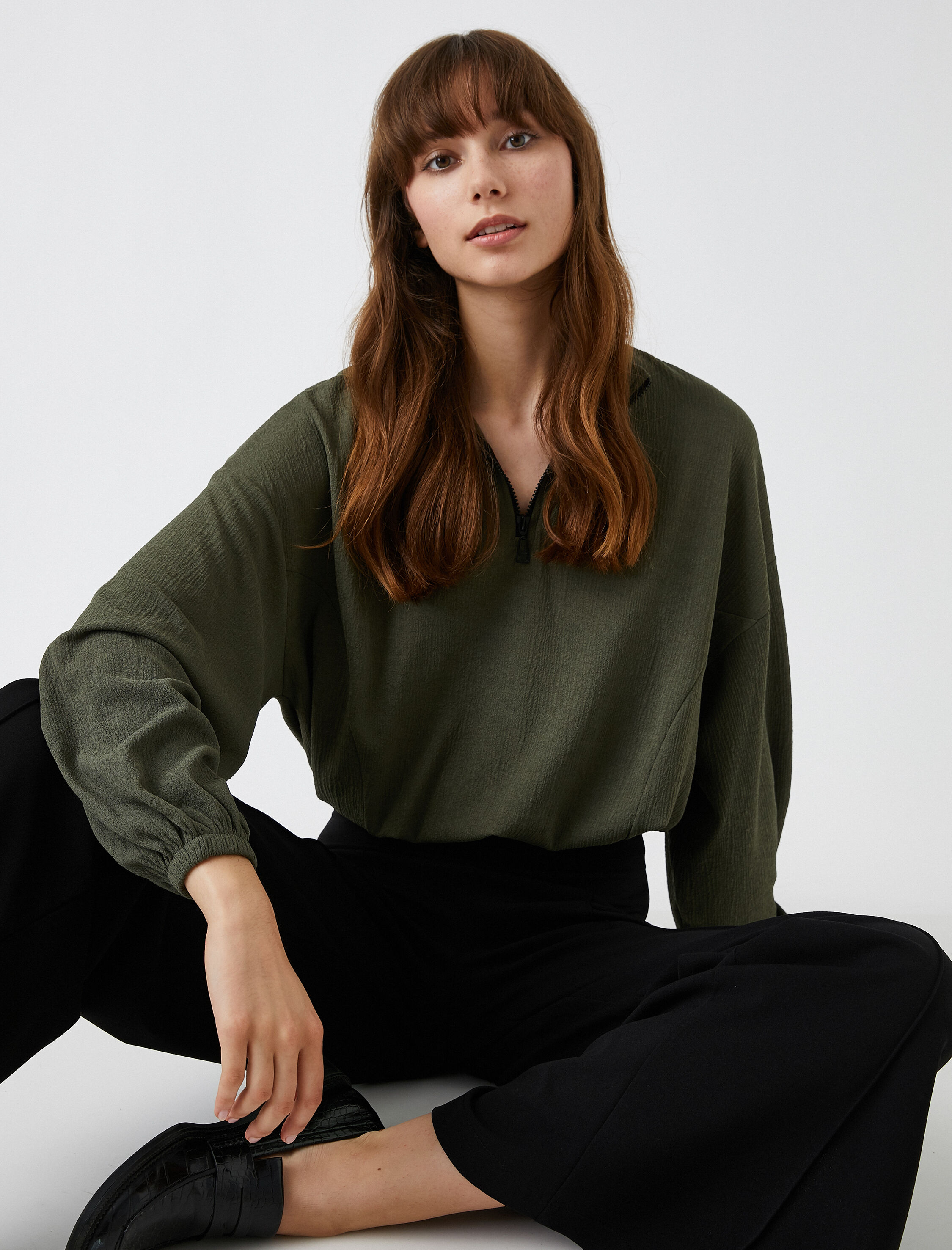   Yakası Fermuarlı Sweatshirt Dokulu