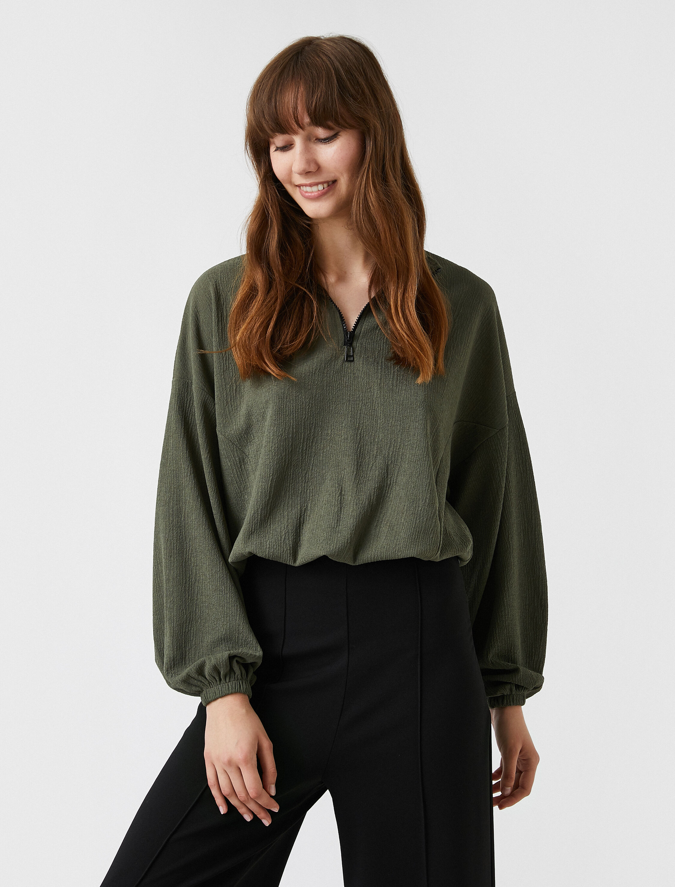   Yakası Fermuarlı Sweatshirt Dokulu