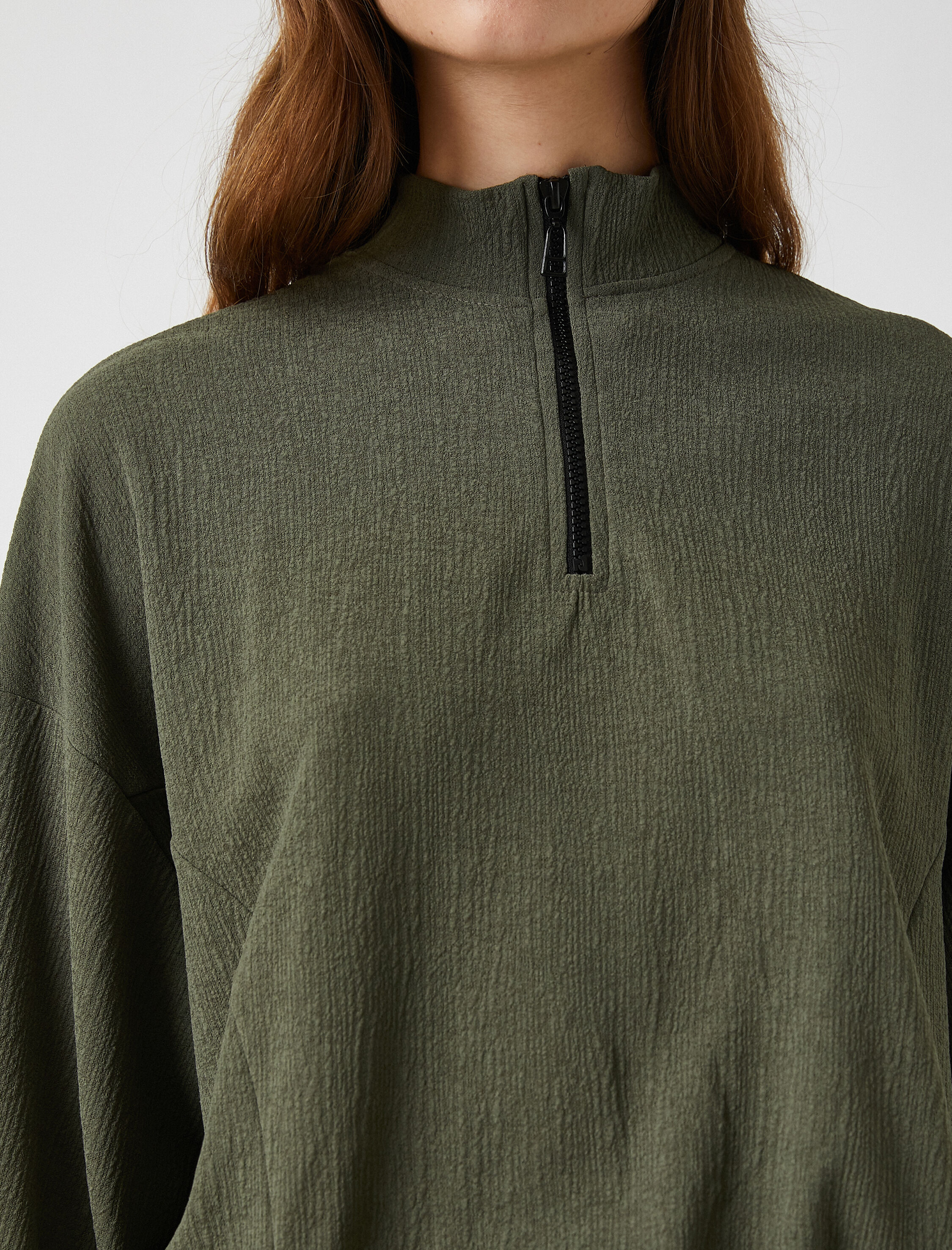   Yakası Fermuarlı Sweatshirt Dokulu