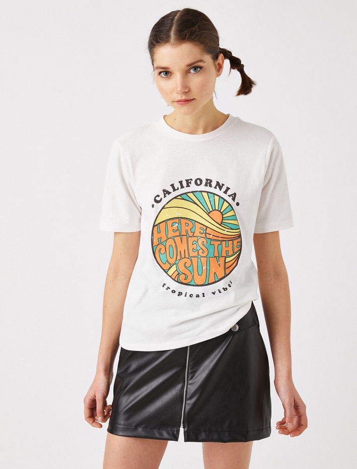  Bisiklet Yaka Kısa Kollu Baskılı Tişört