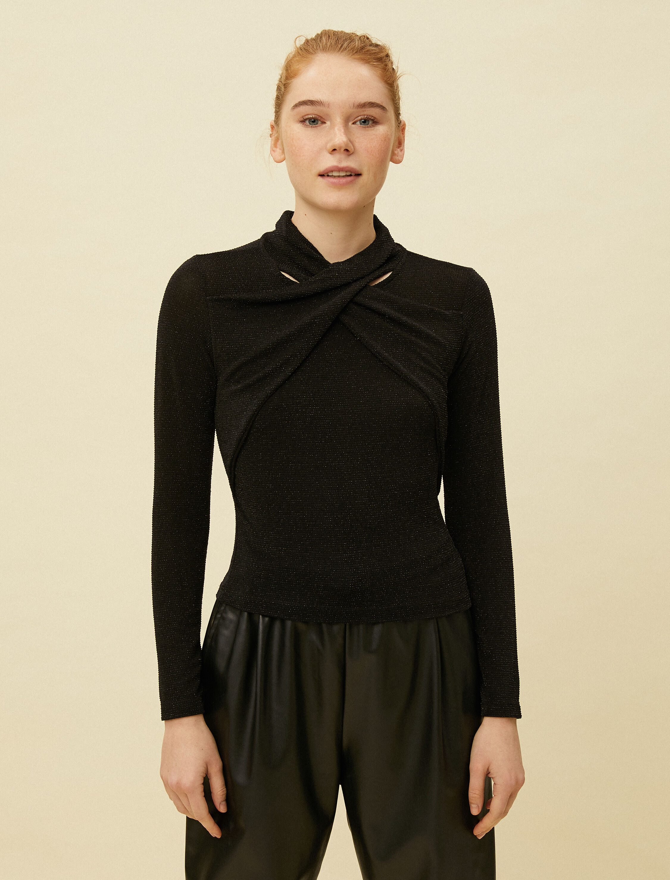   Uzun Kollu Tişört Yaka Detaylı Simli