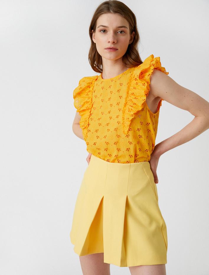  Kolsuz Bluz Fisto Fırfır Detaylı