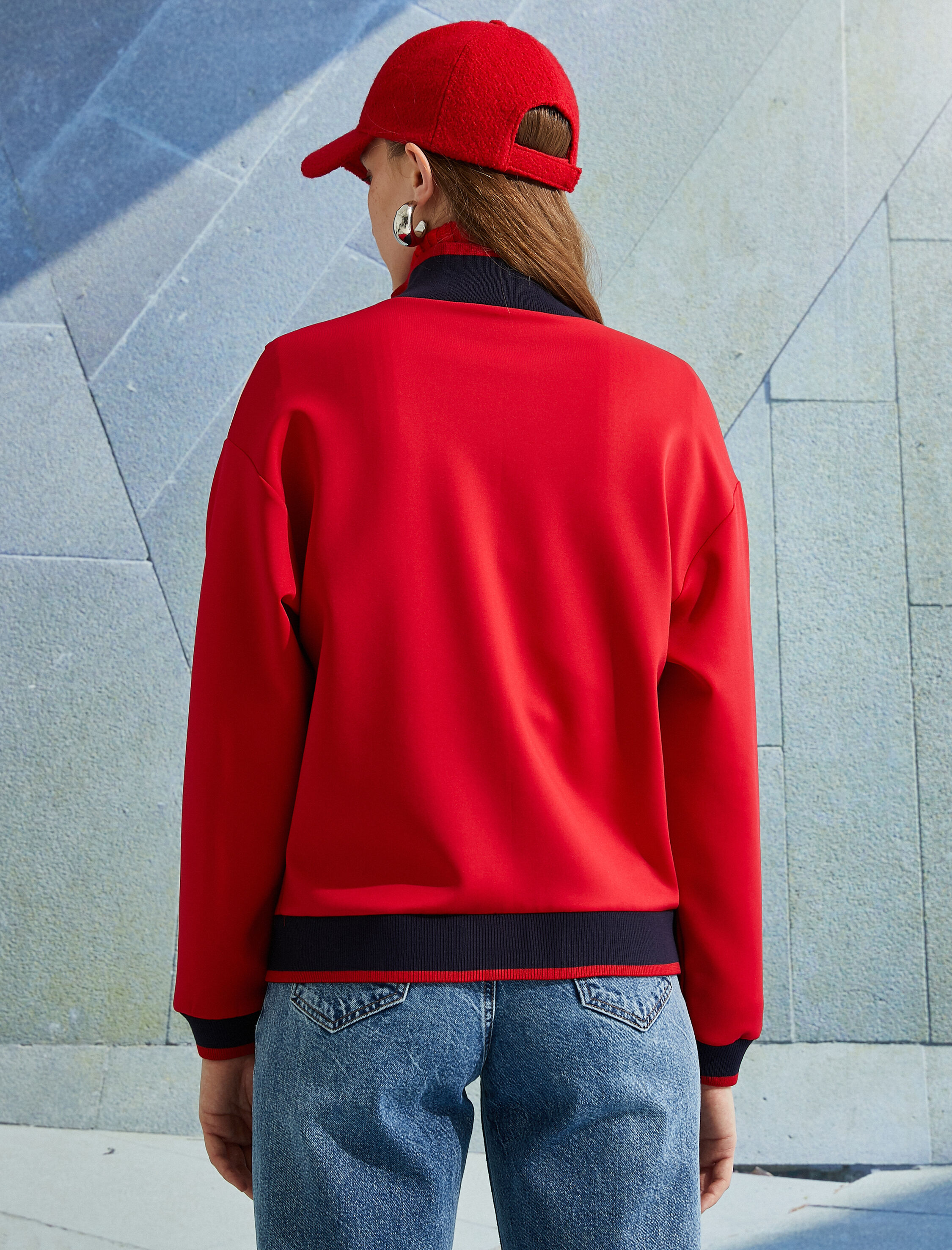   Dik Yaka Fermuarlı Sweatshirt