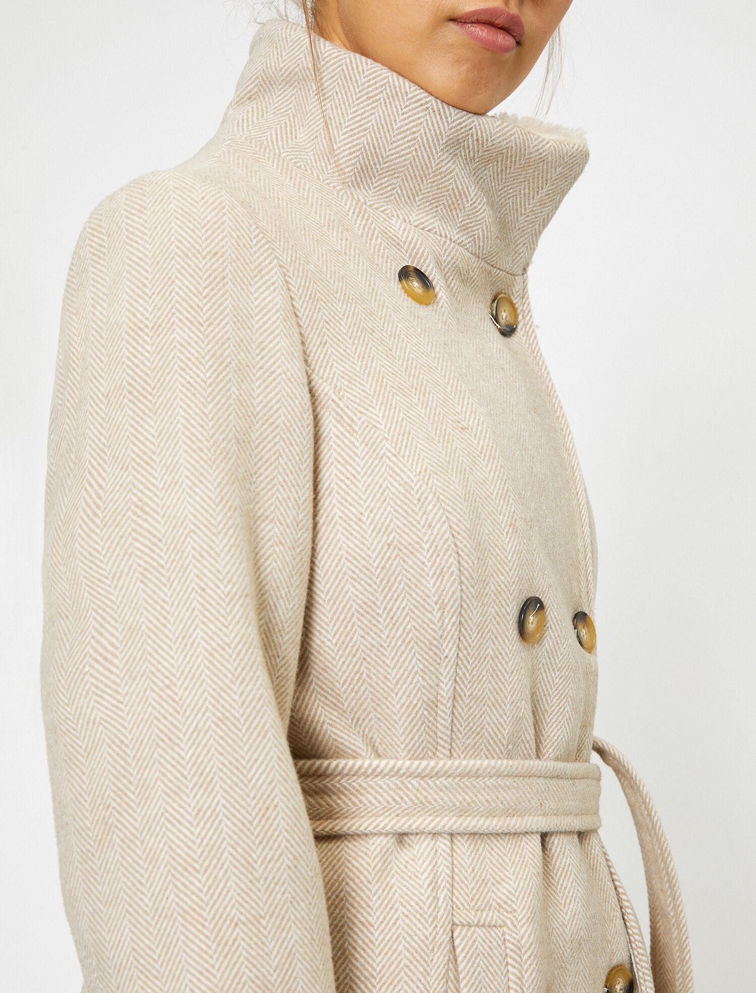 Düğme Detaylı Kaban