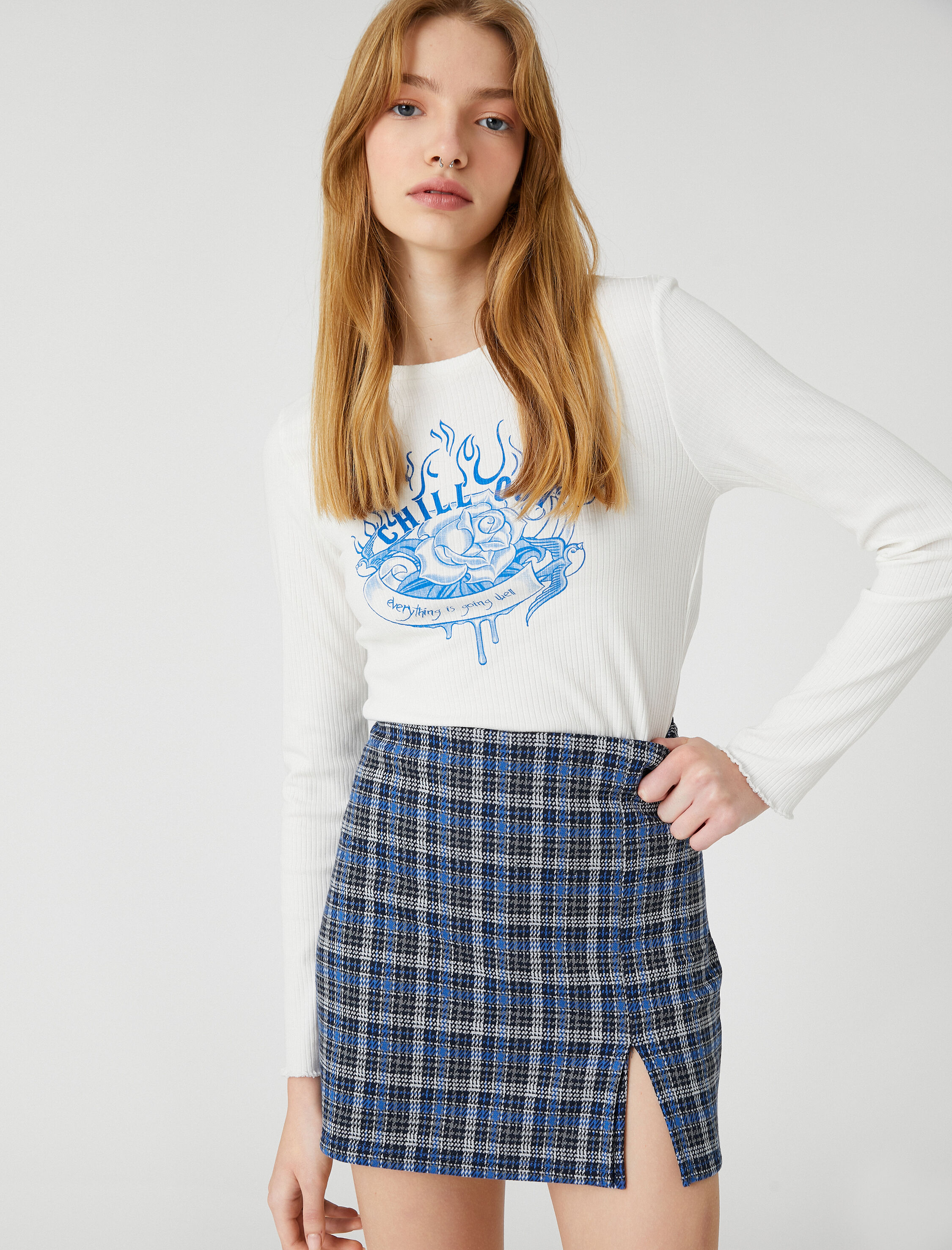   Kareli  Mini Şort Etek Önü Yırtmaç Detaylı