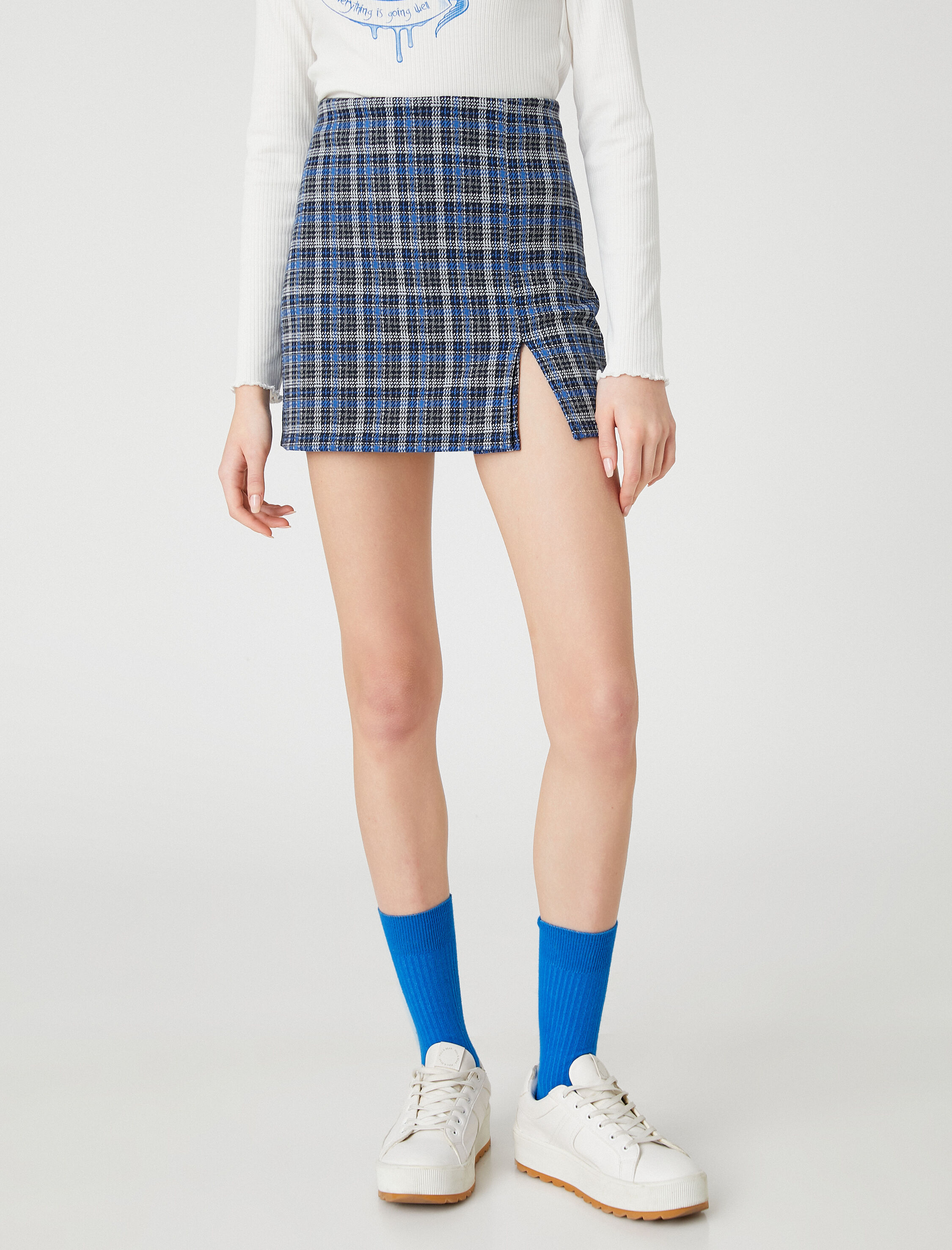   Kareli  Mini Şort Etek Önü Yırtmaç Detaylı