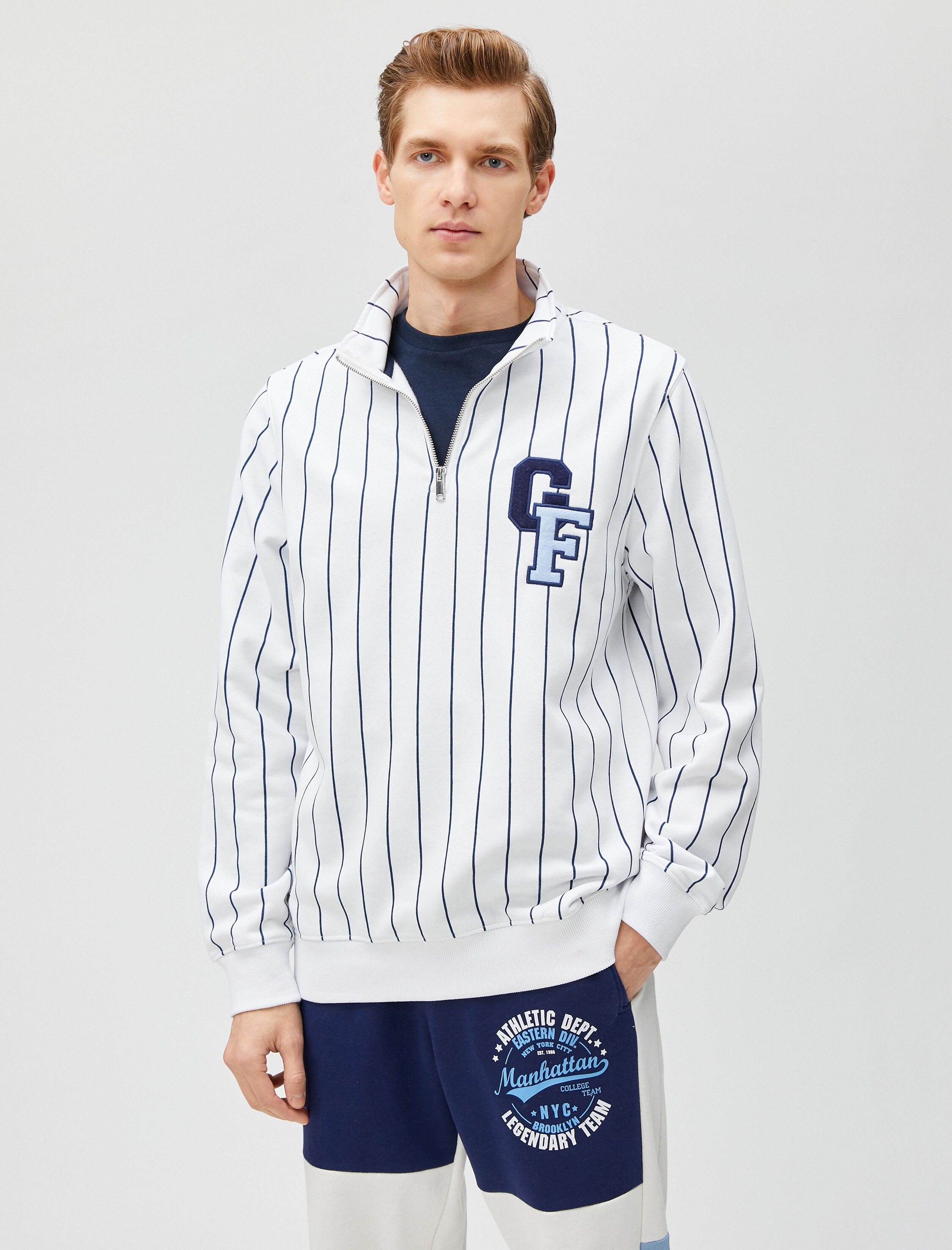 Kolej Sweatshirt Dik Yaka İşlemeli Yarım Fermuarlı Şardonlu