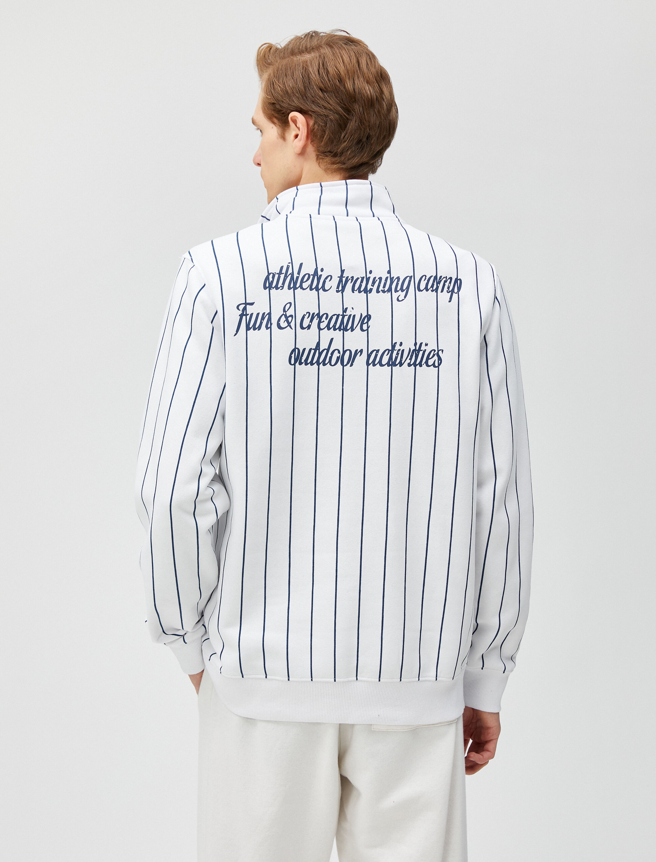 Kolej Sweatshirt Dik Yaka İşlemeli Yarım Fermuarlı Şardonlu