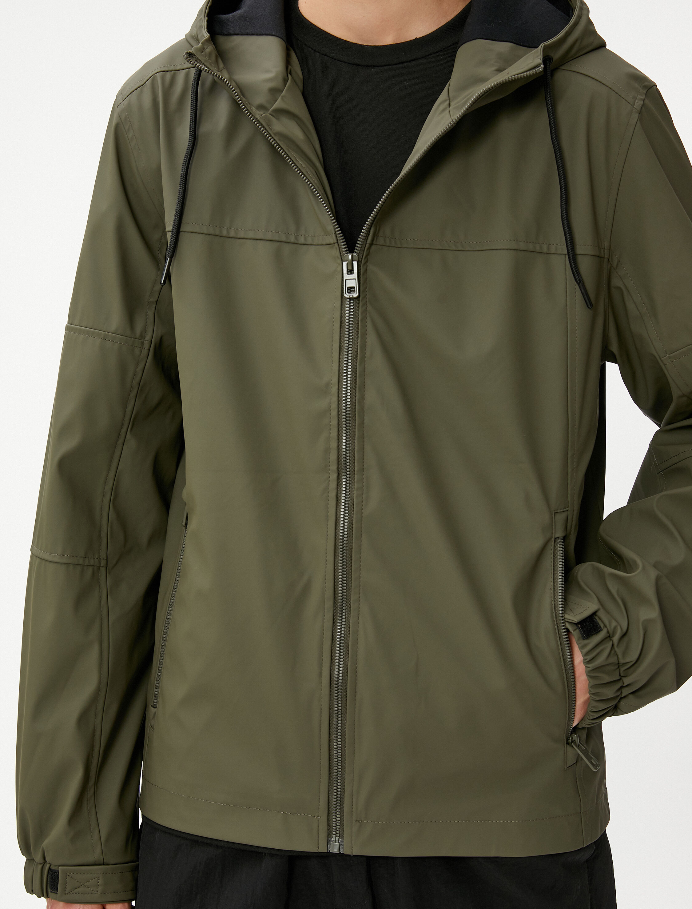 Deri Görünümlü Ceket Kapşonlu Fermuarlı Cep Detaylı