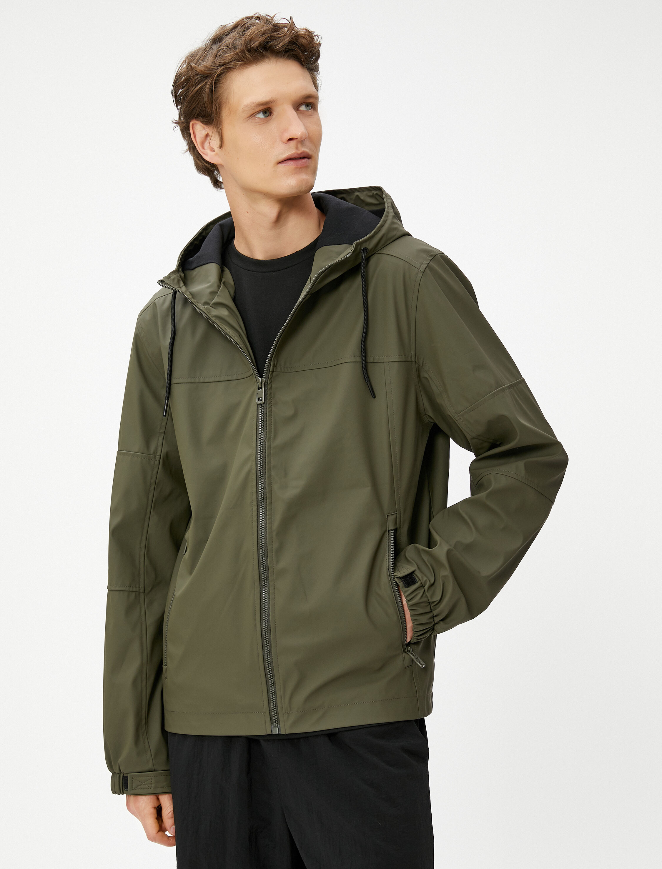 Deri Görünümlü Ceket Kapşonlu Fermuarlı Cep Detaylı