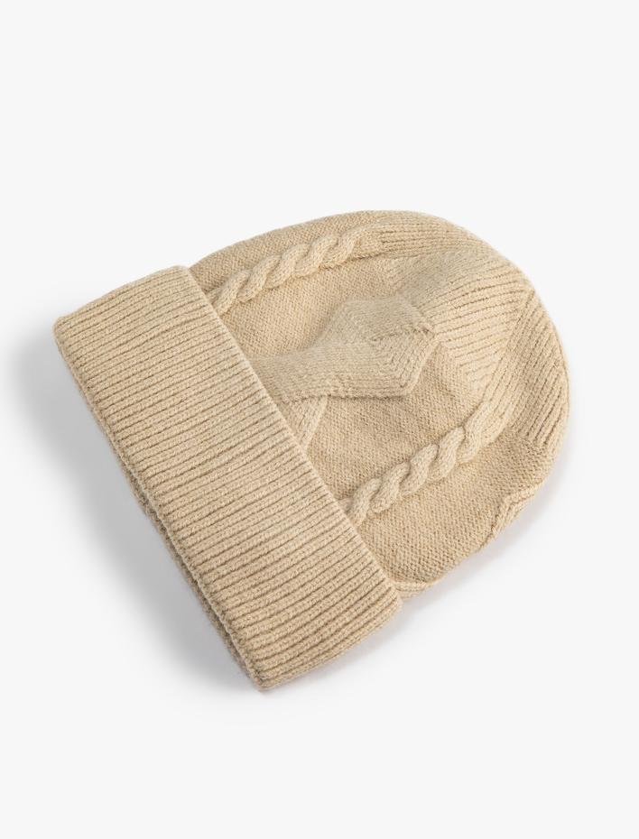 Kadın Triko Bere Kenarları Katlı