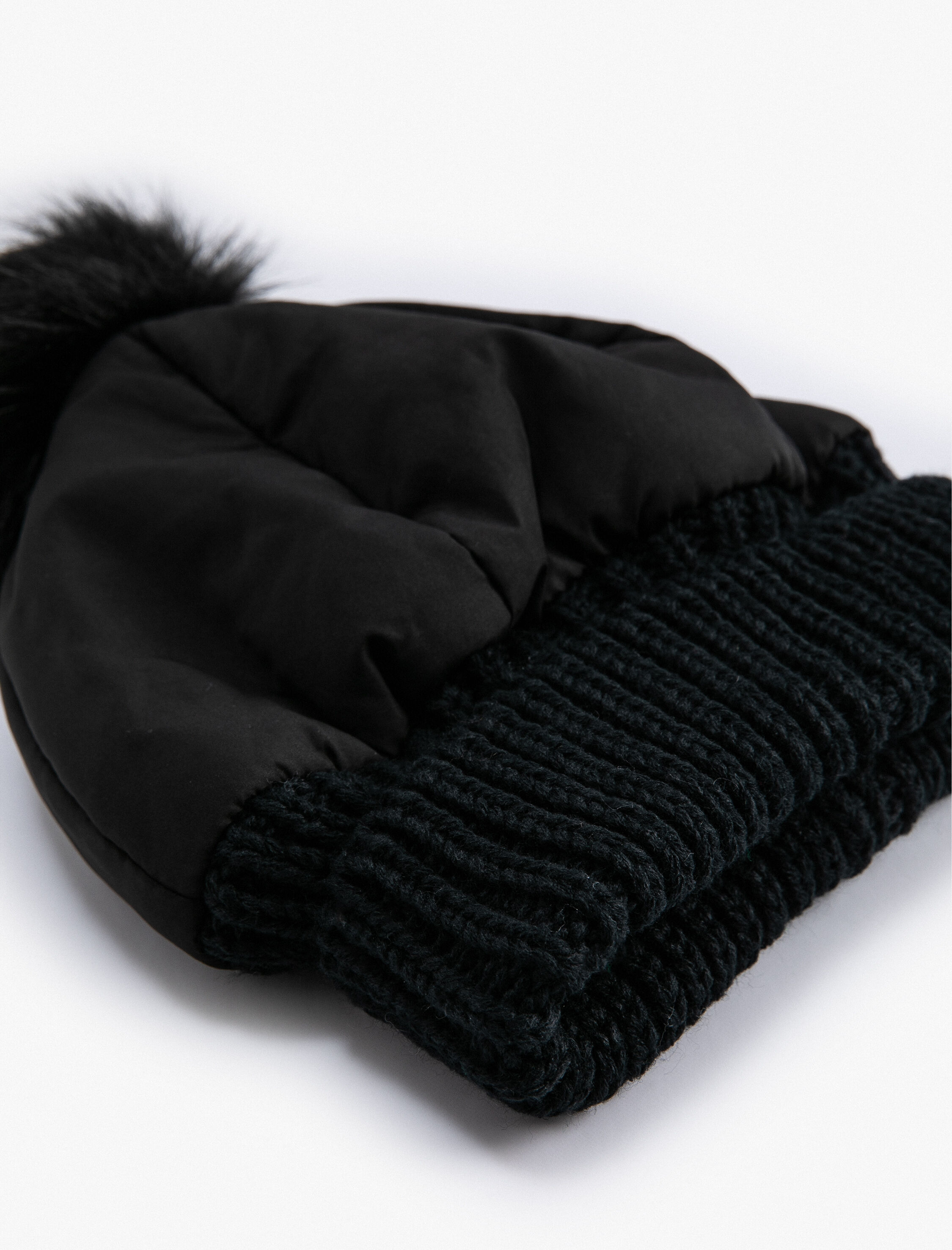  Kadın Ponponlu Bere