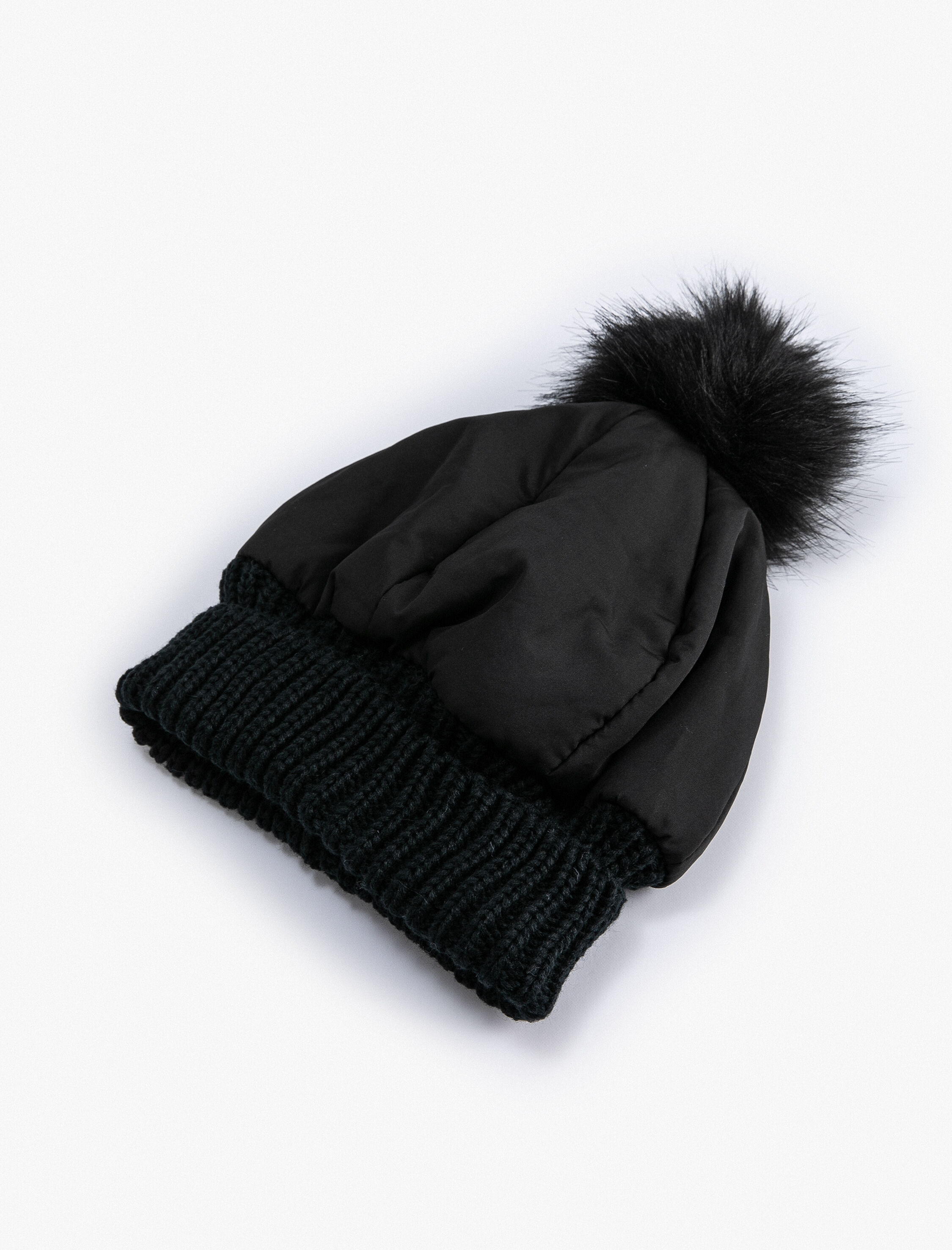  Kadın Ponponlu Bere