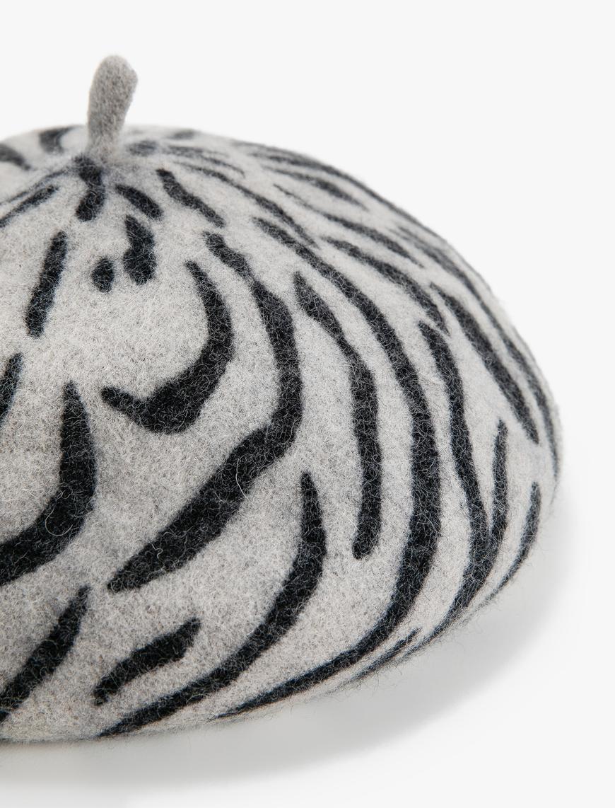  Kadın Ressam Yünlü Şapka Yumuşak Dokulu Zebra Desenli