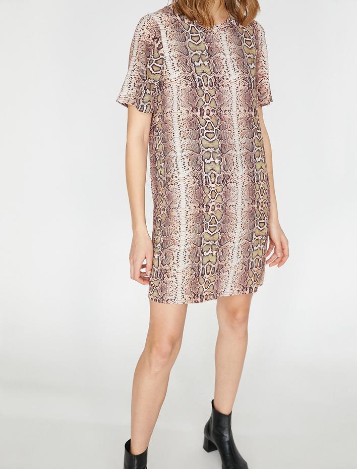  Yılan Derisi Desenli Elbise