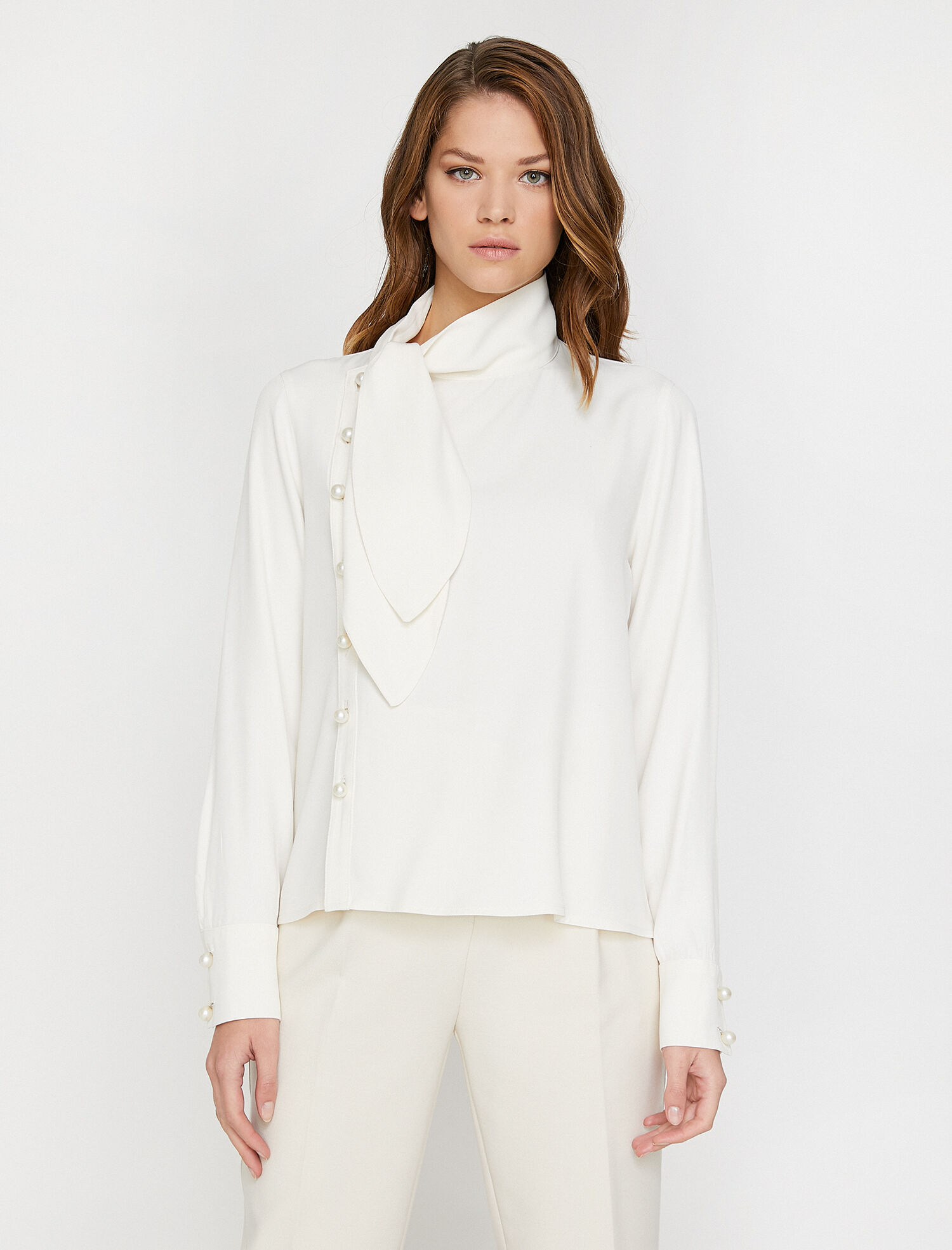   Fular Yaka Uzun Kollu Gömlek