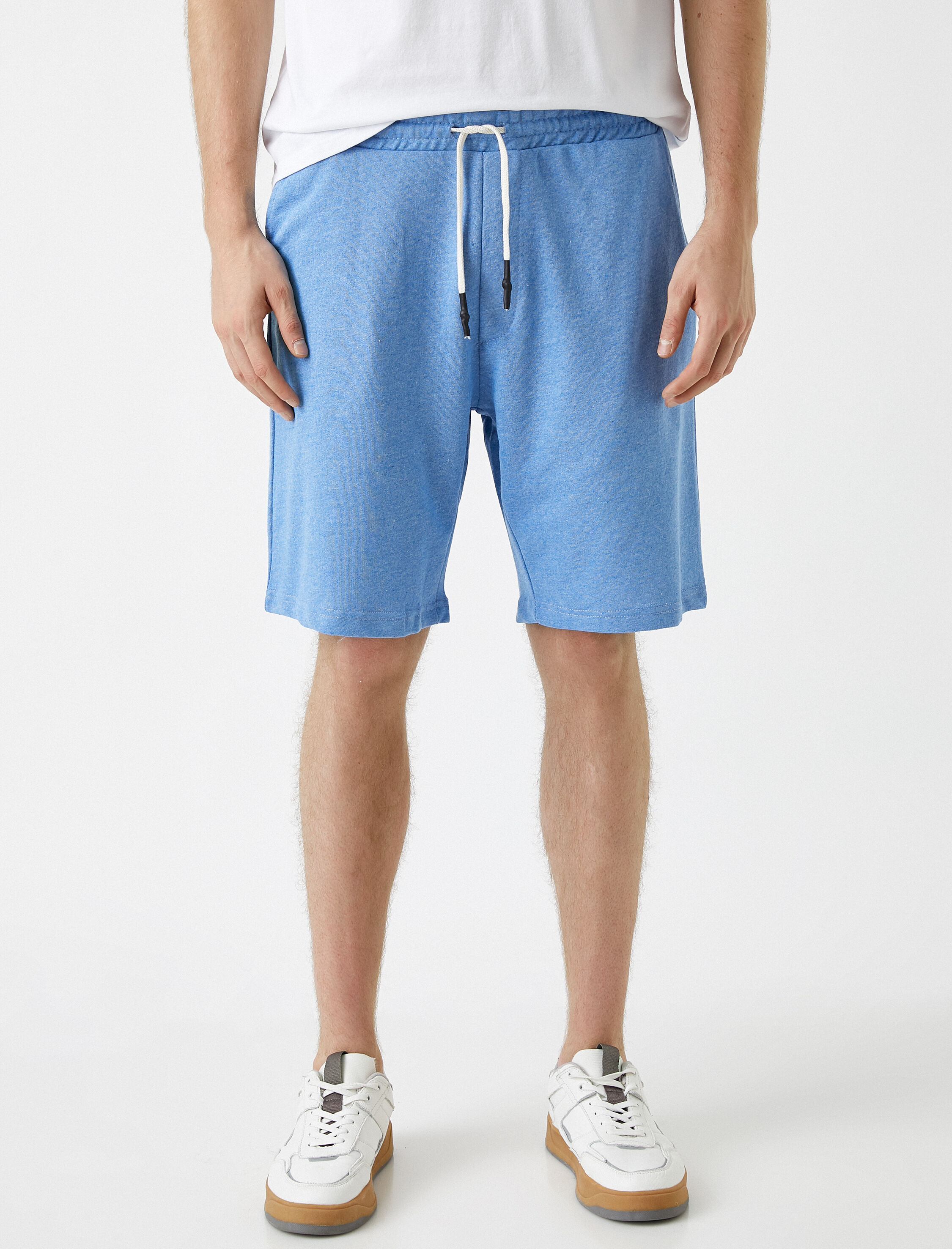   Belden Bağlamalı Bermuda Şort