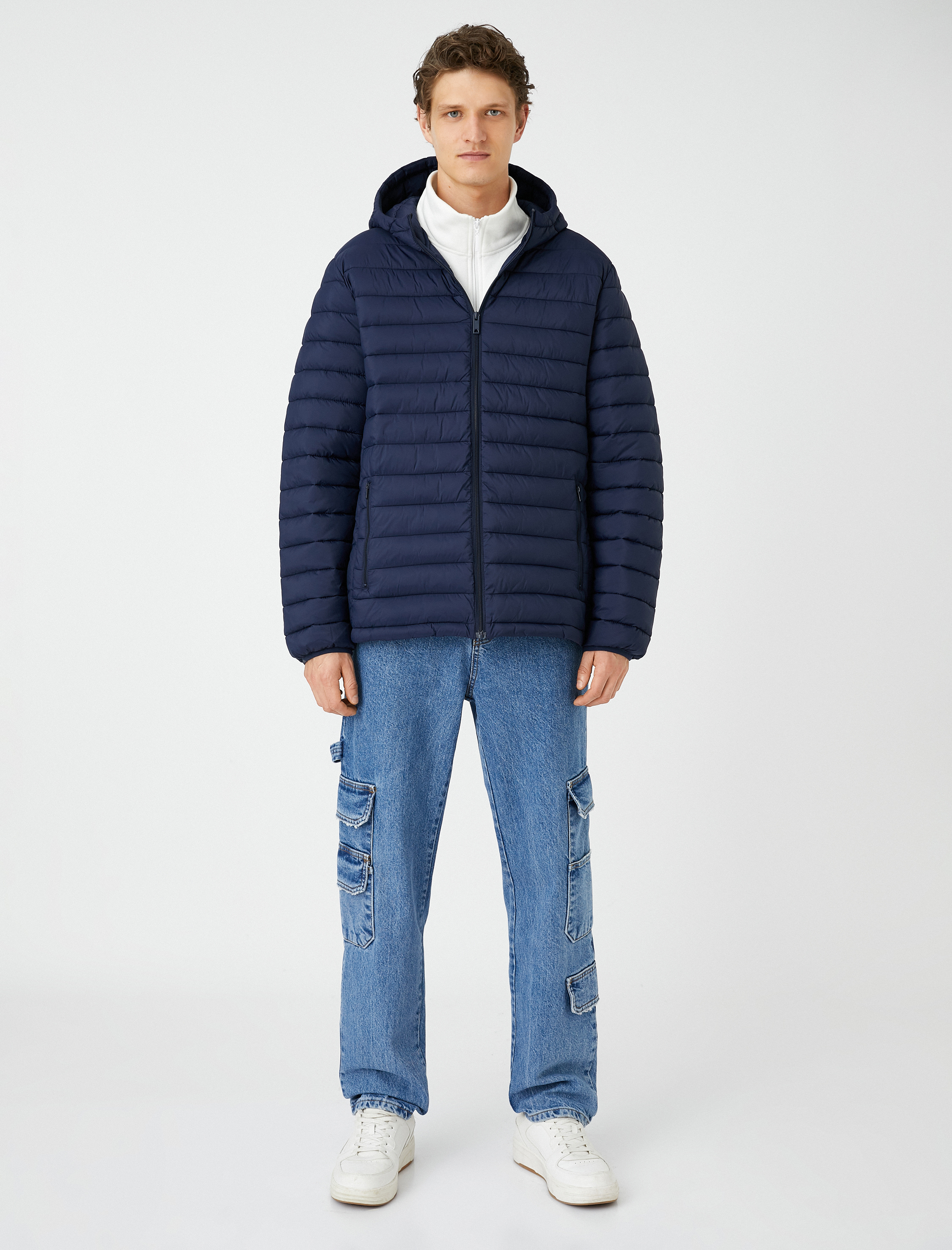   Şişme Mont Mevsimlik Kapşonlu Fermuarlı Cep Detaylı