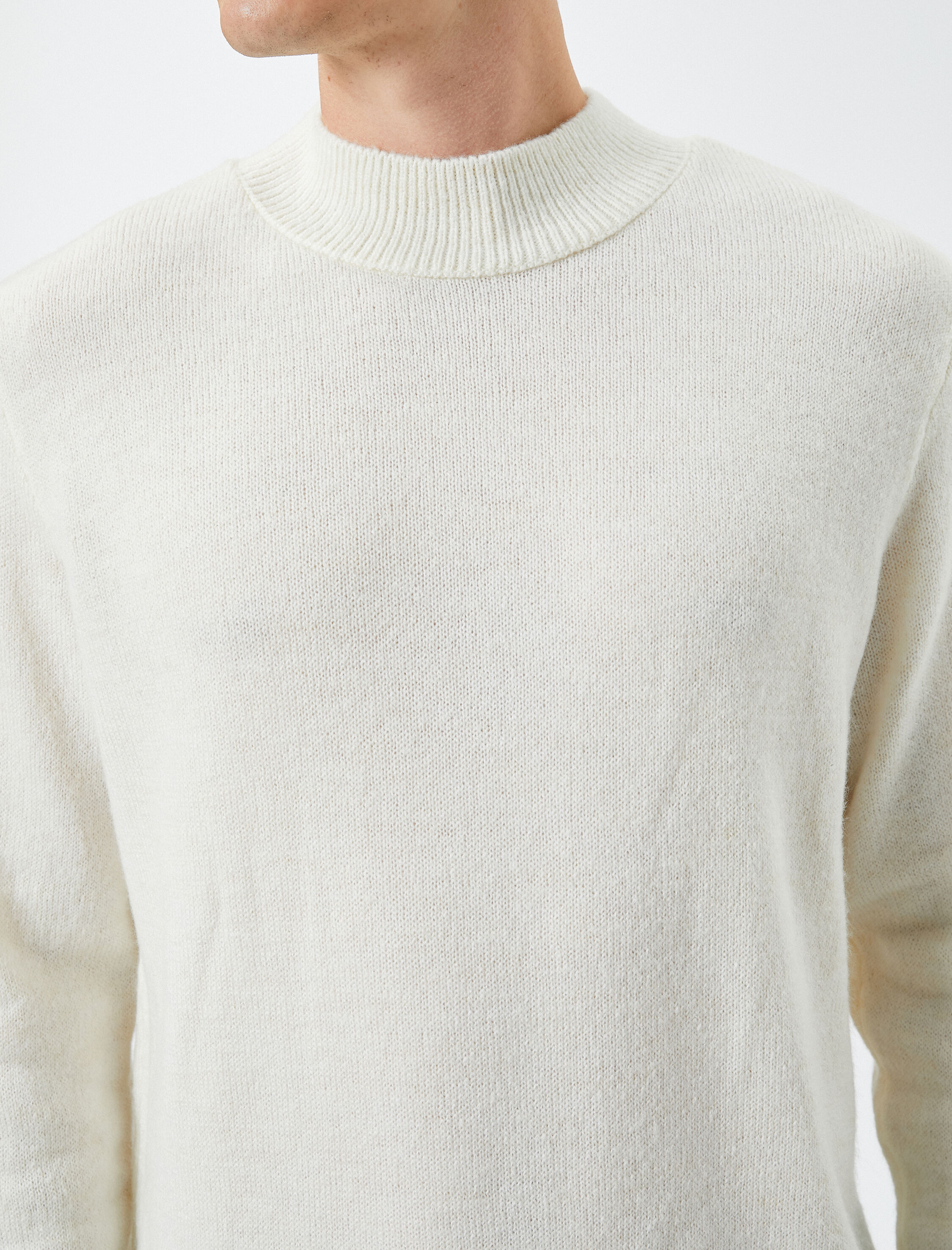   Basic Triko Kazak Yarım Balıkçı Yaka Dar Kesim