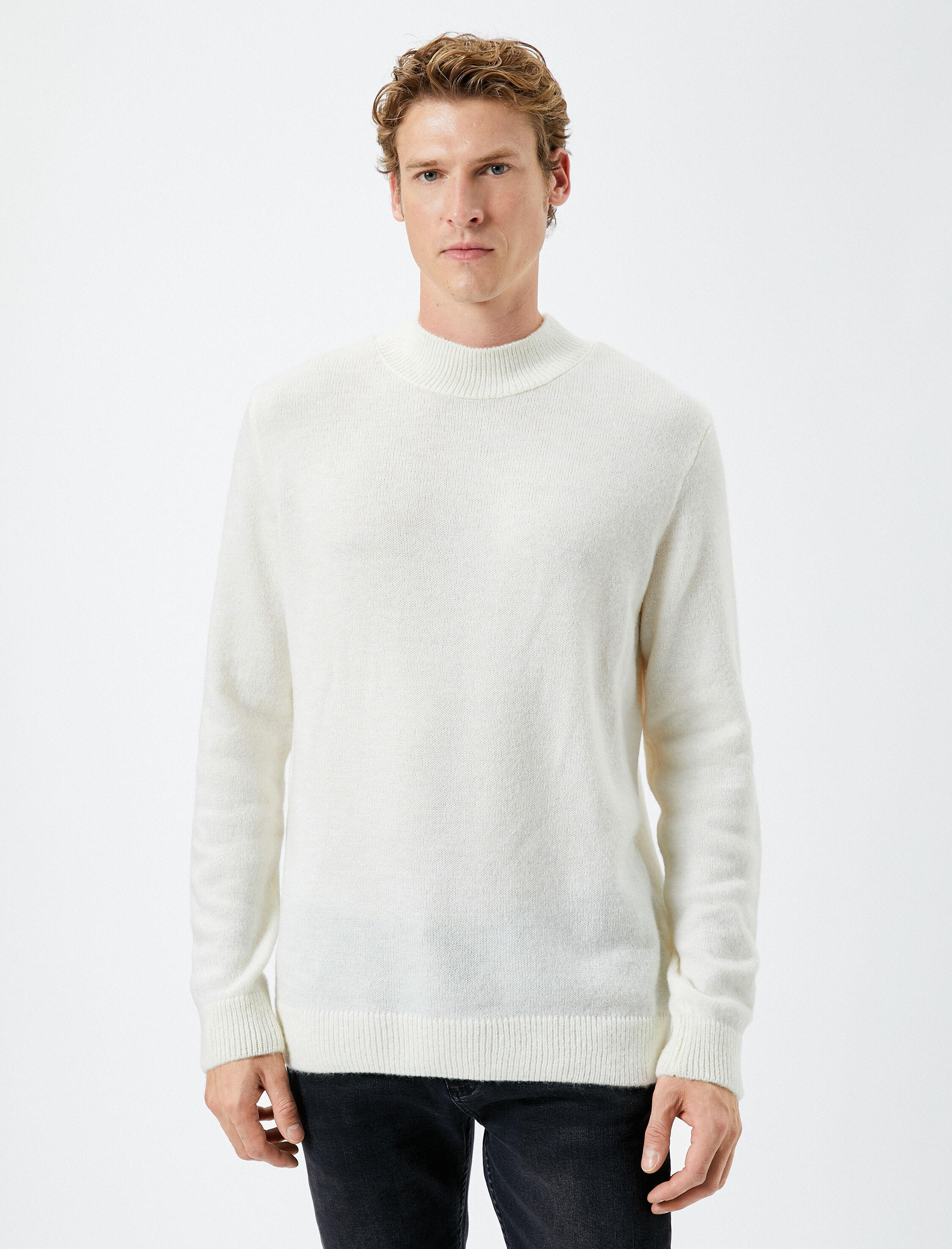   Basic Triko Kazak Yarım Balıkçı Yaka Dar Kesim