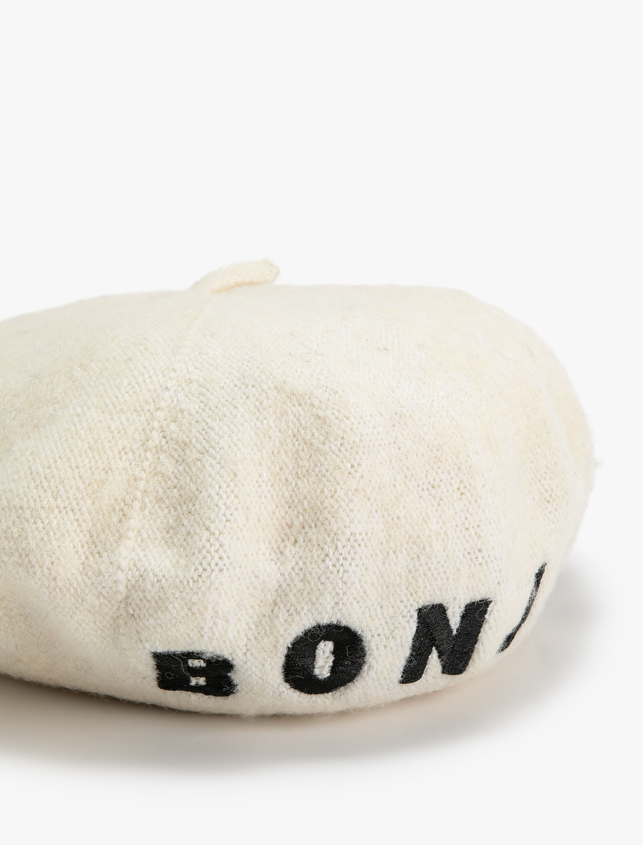  Kadın Ressam Şapkası İşlemeli