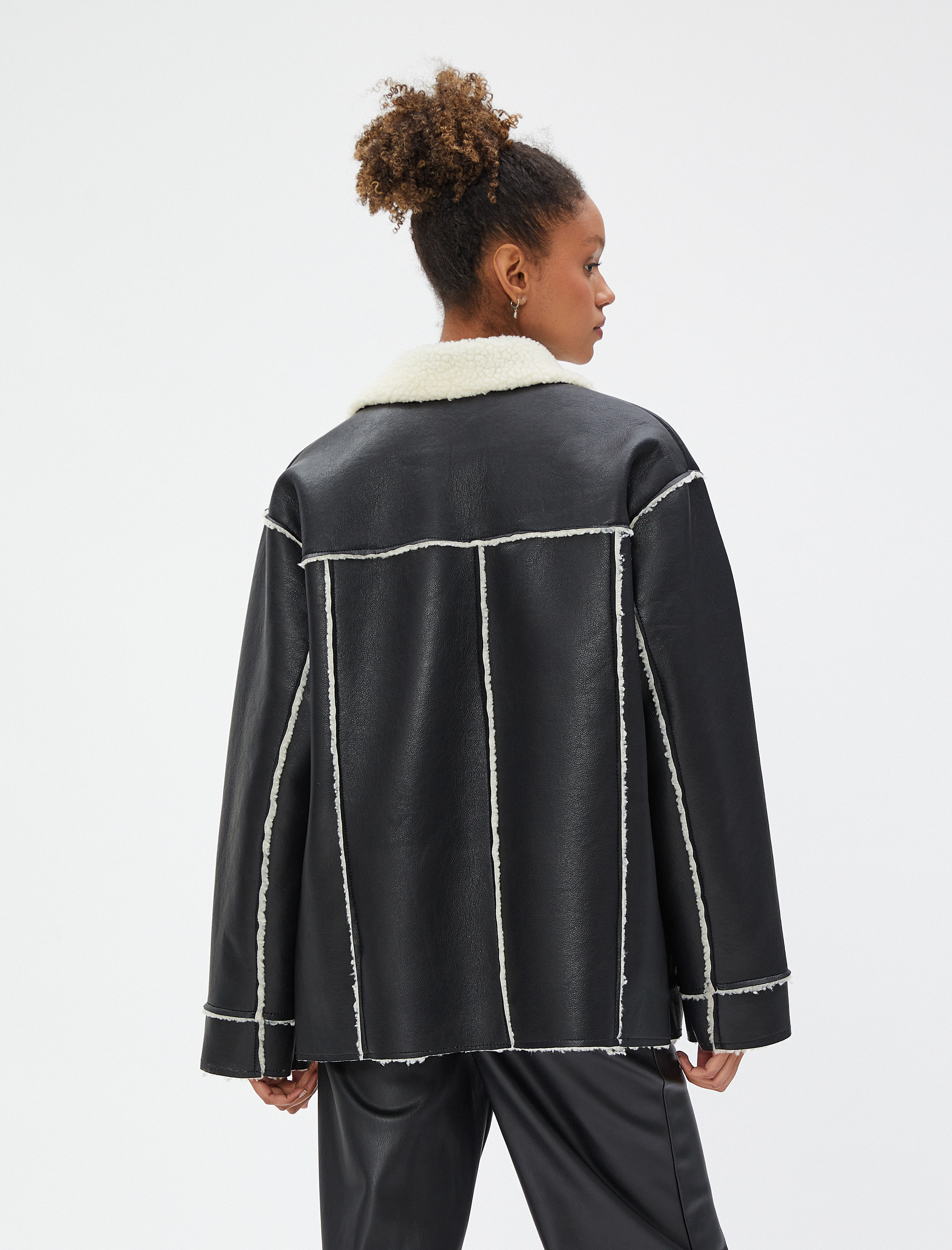   Deri Görünümlü Ceket Suni Kürk Detaylı Düğmeli