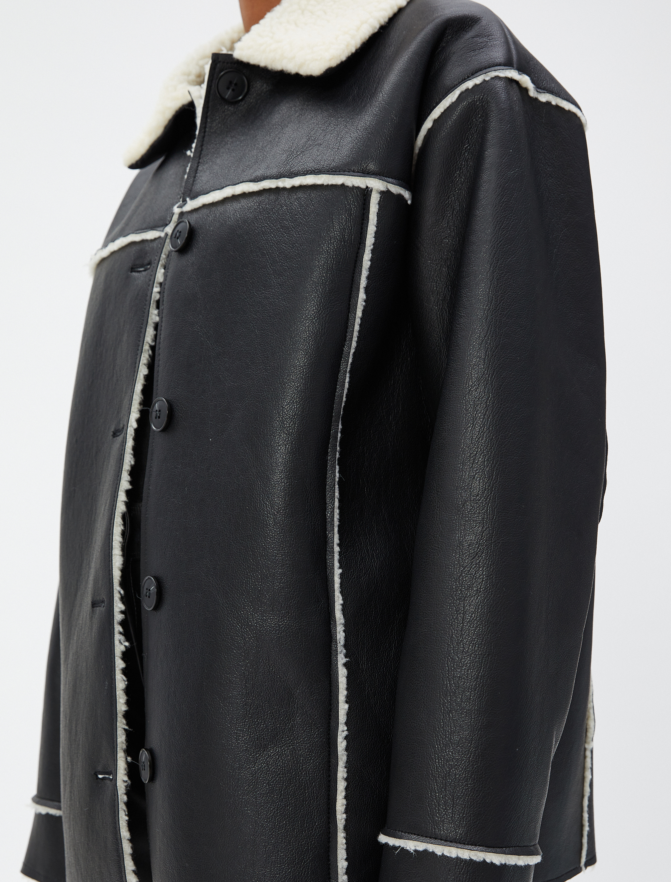   Deri Görünümlü Ceket Suni Kürk Detaylı Düğmeli