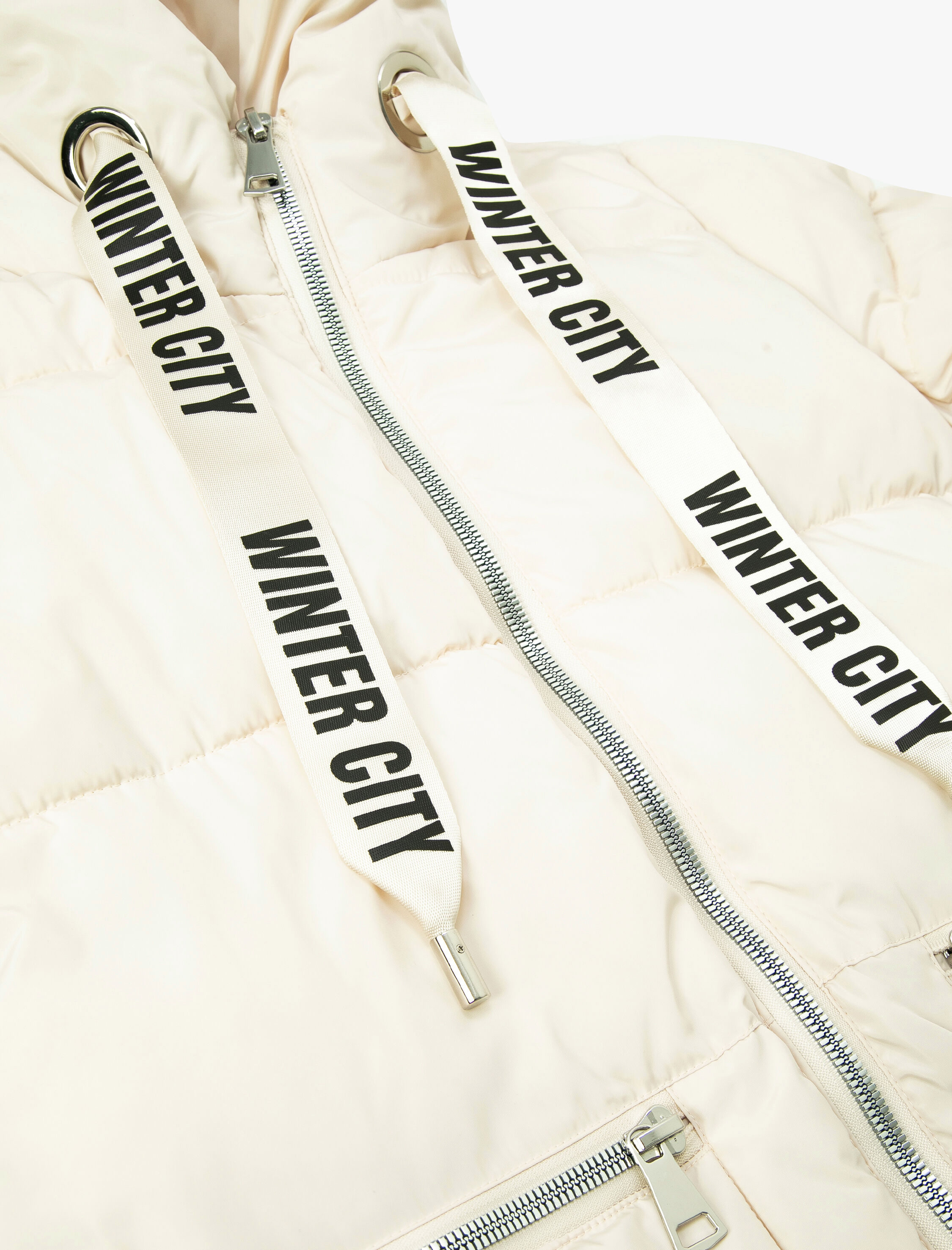   Uzun Şişme Mont Fermuarlı Cep Detaylı Kapüşonlu Slogan Baskılı