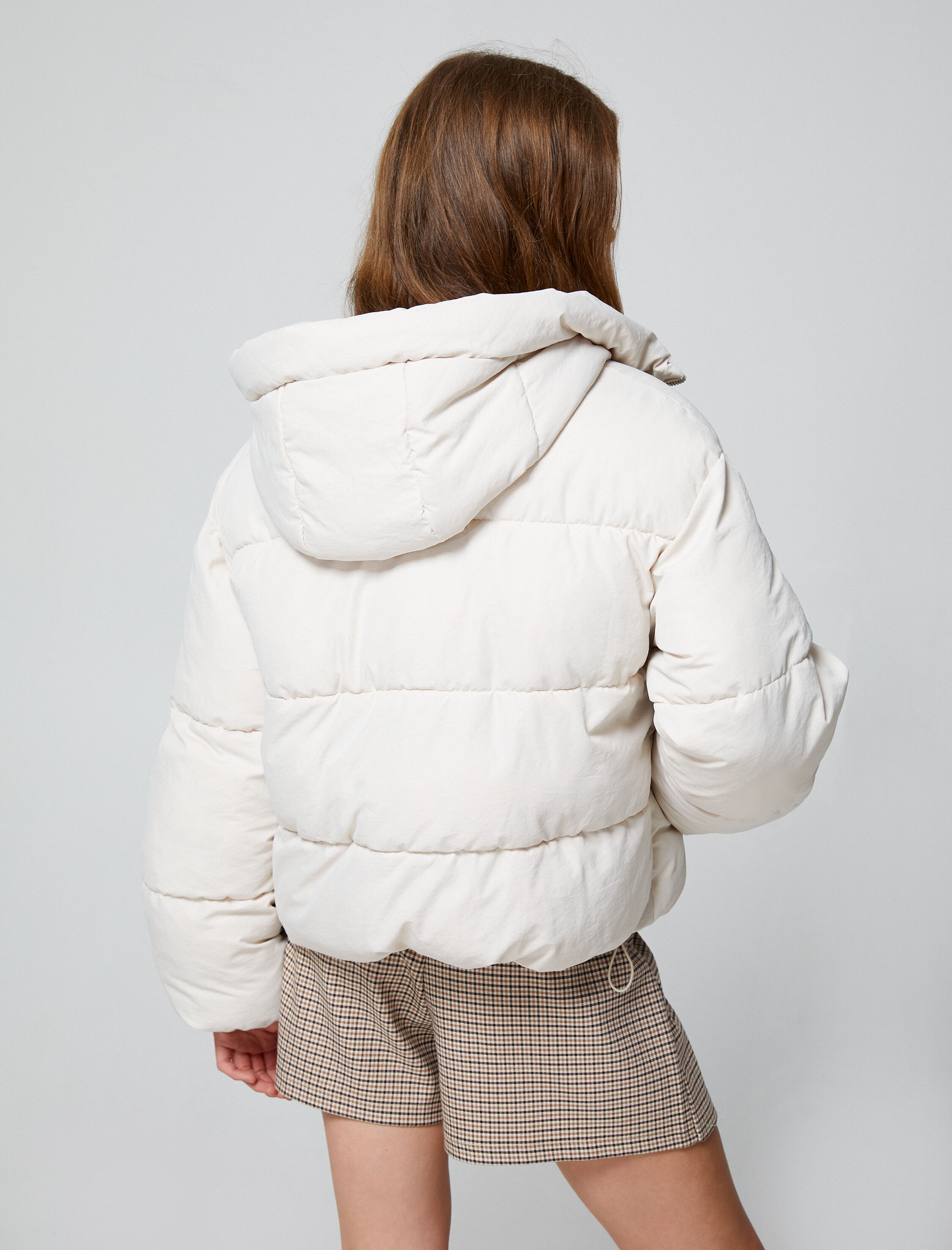   Kısa Şişme Mont Kapüşonlu Fermuarlı Cep Detaylı Dik Yaka