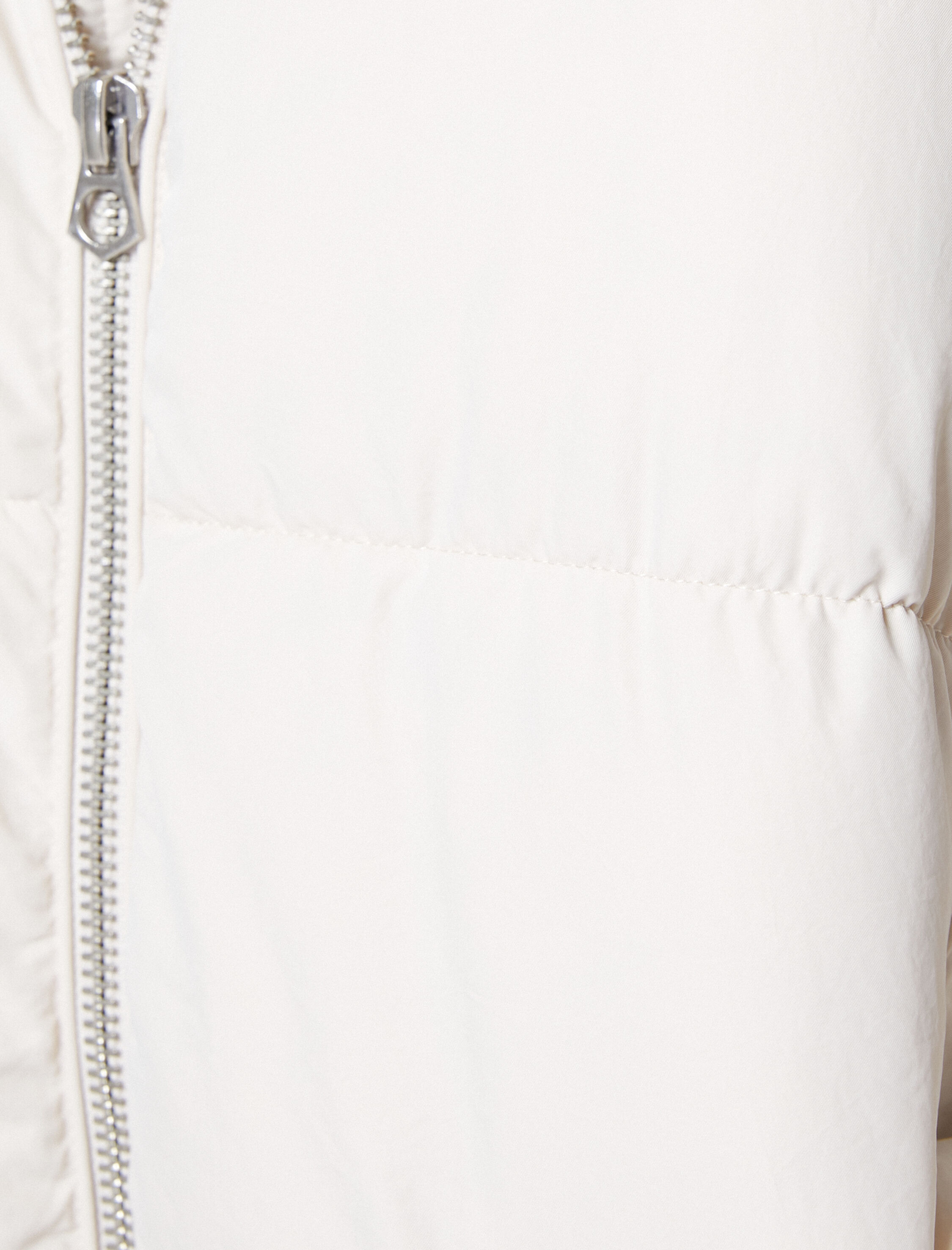   Kısa Şişme Mont Kapüşonlu Fermuarlı Cep Detaylı Dik Yaka