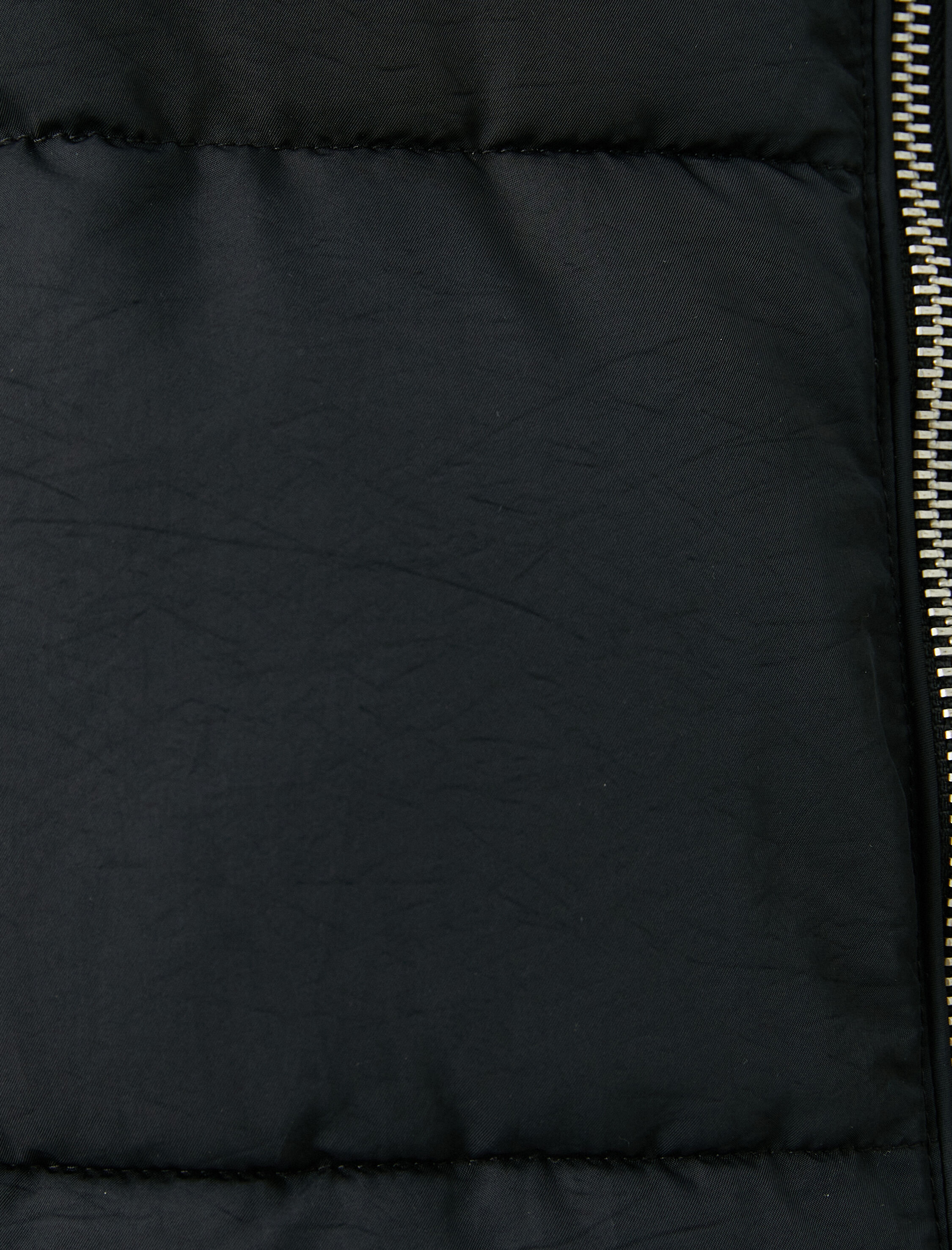   Kısa Şişme Mont Kapüşonlu Fermuarlı Cep Detaylı Dik Yaka