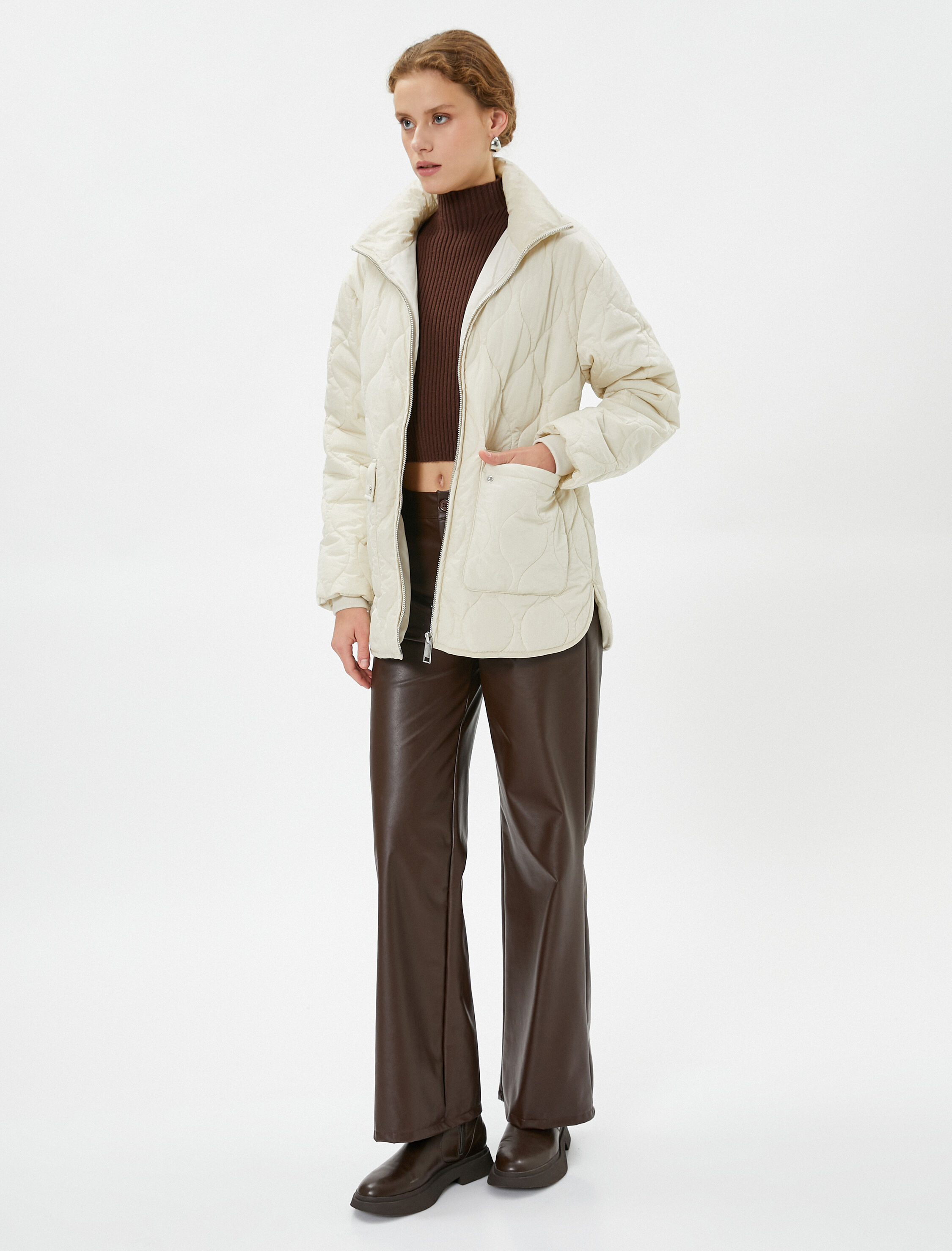   Kapitone Mont Fermuarlı Cepli Yırtmaç Detaylı